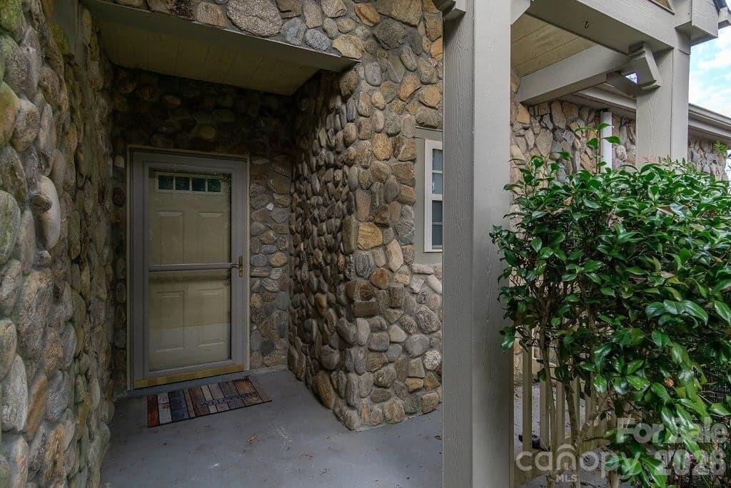 162 Stonecrest Court Property Photo 26