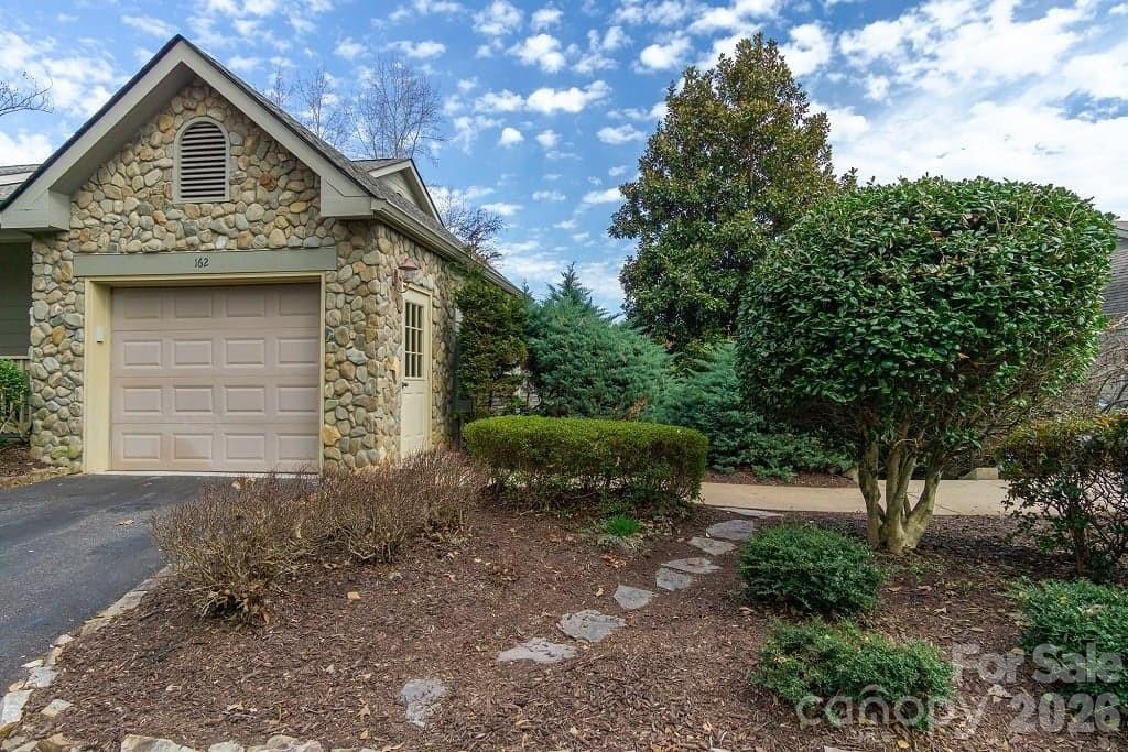 162 Stonecrest Court Property Photo 27