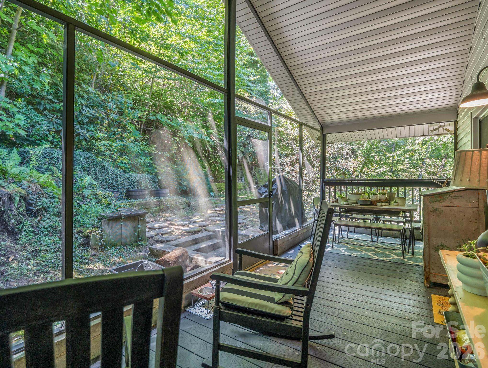 485 Grandview Drive Property Photo 28
