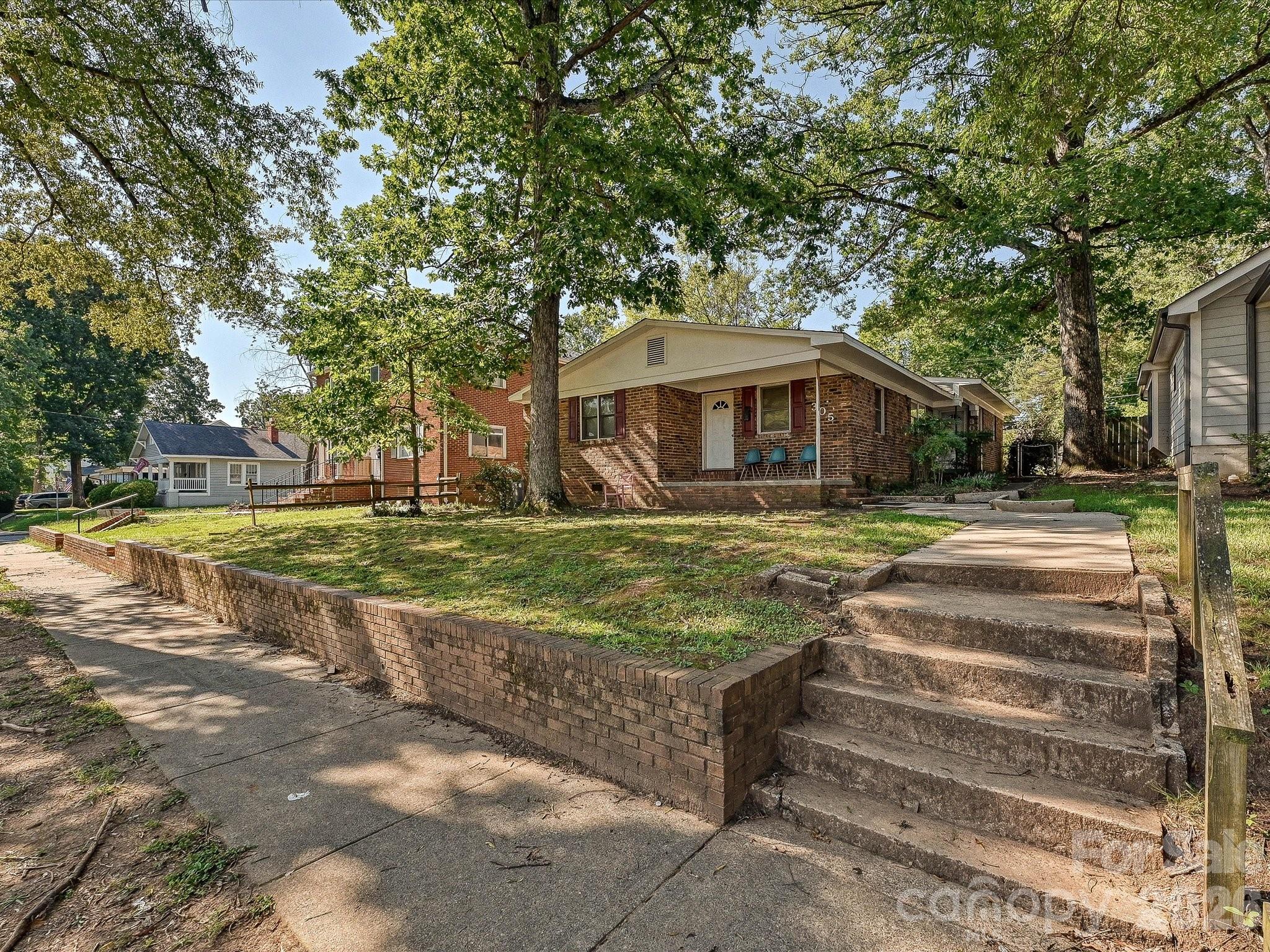 305 Keswick Avenue Property Photo 1