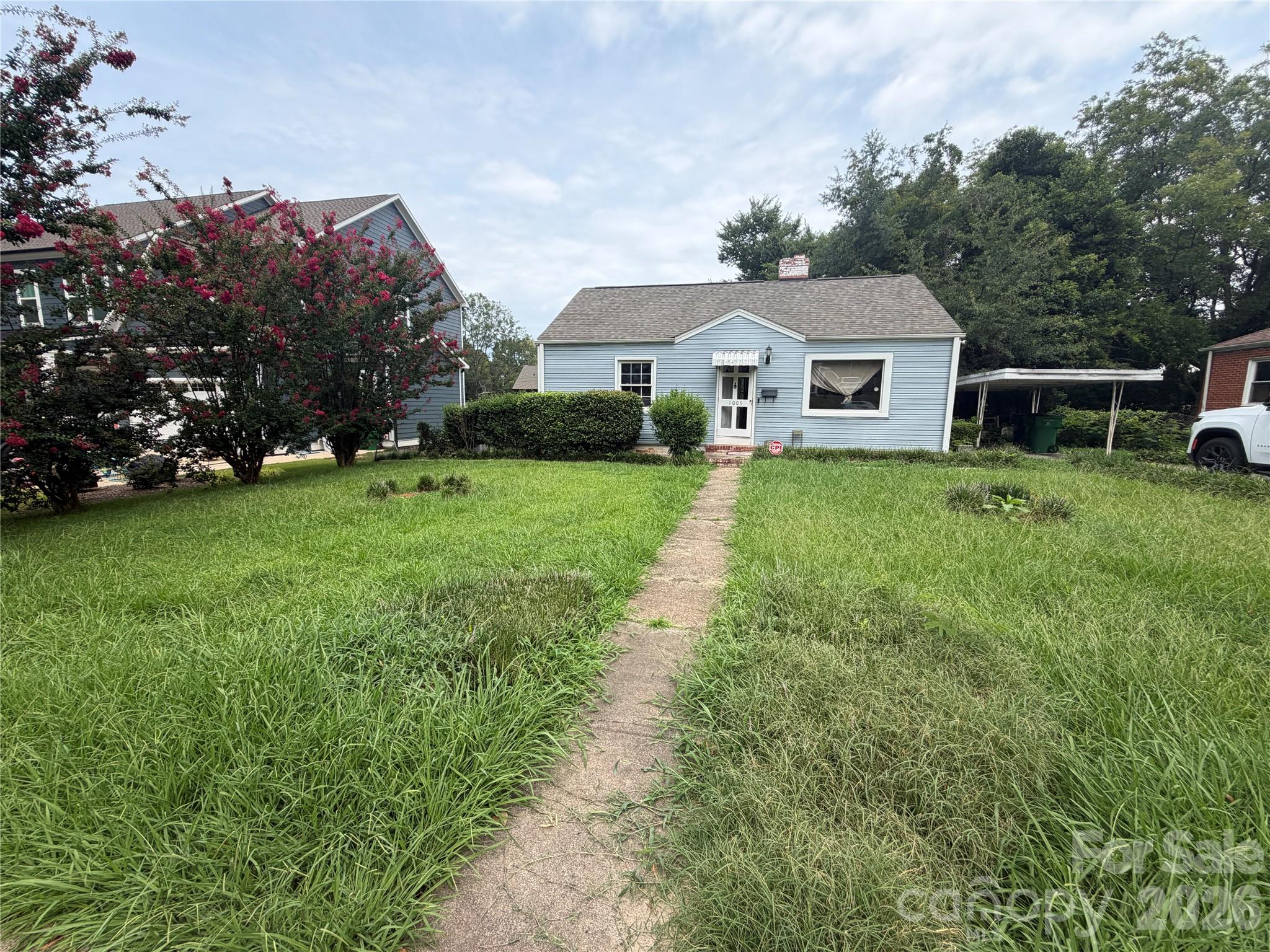 1009 Woodside Avenue Property Photo 1