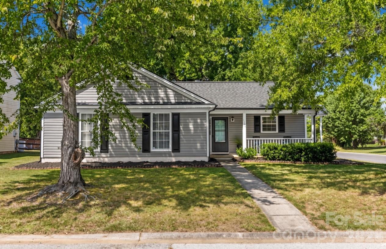 1508 Fieldcrest Circle Property Photo 1