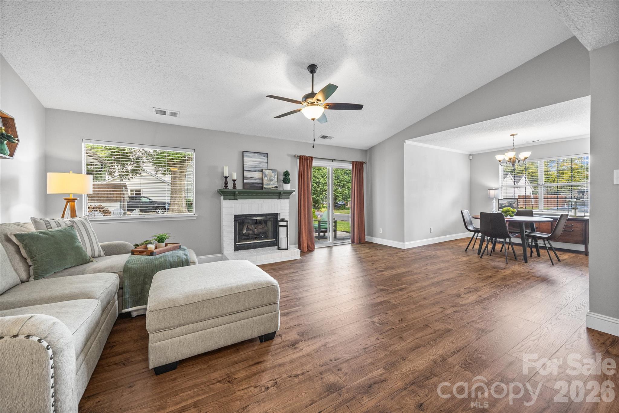 1508 Fieldcrest Circle Property Photo 8
