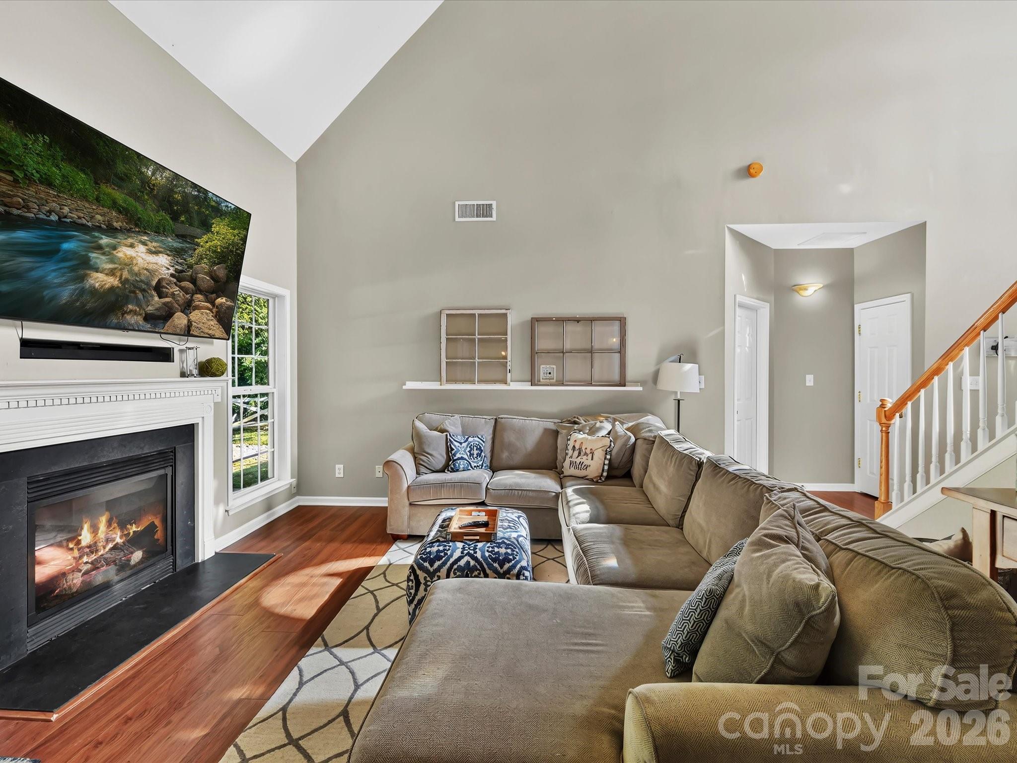 150 W Cavendish Drive Property Photo 10