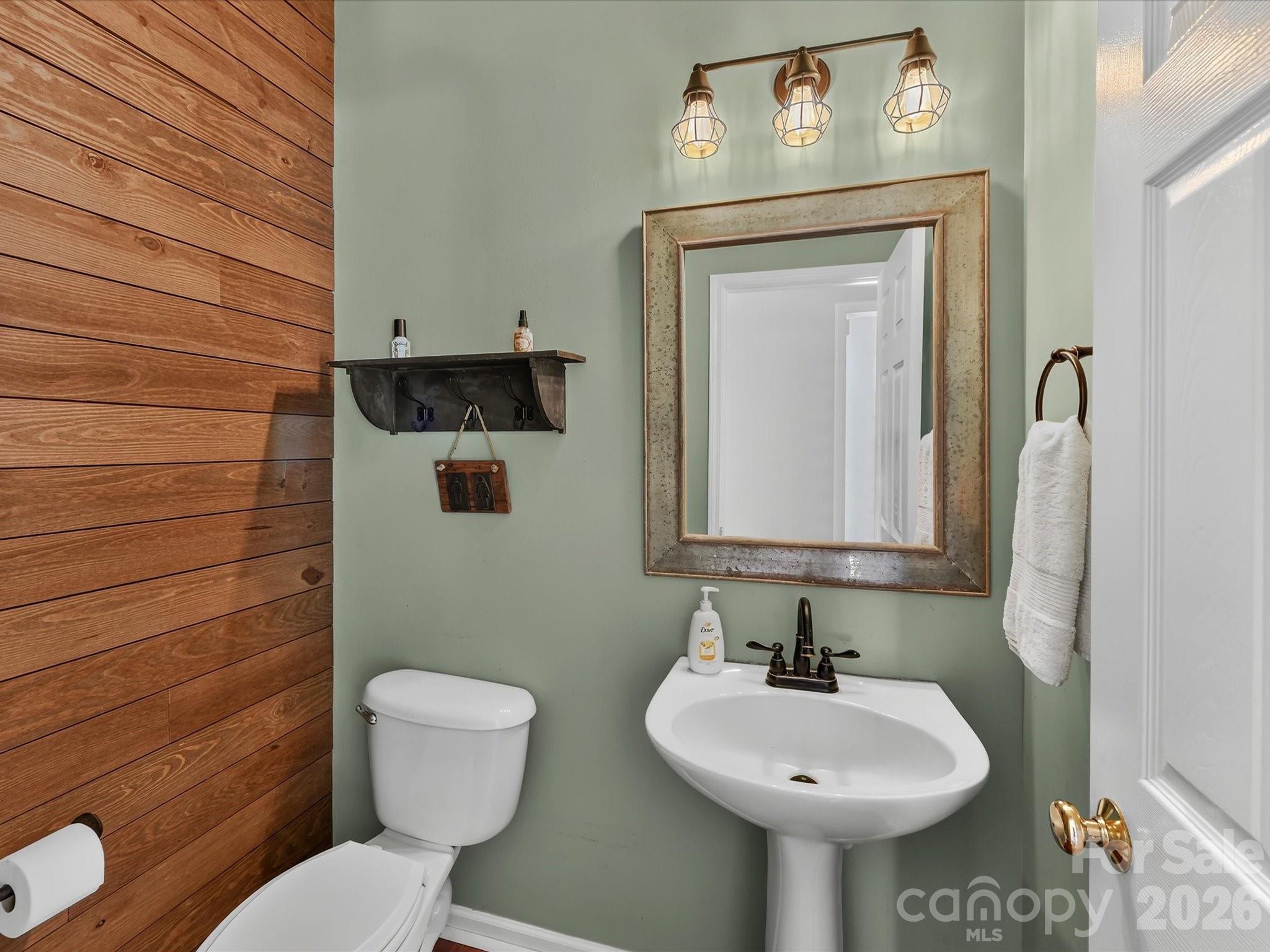 150 W Cavendish Drive Property Photo 16