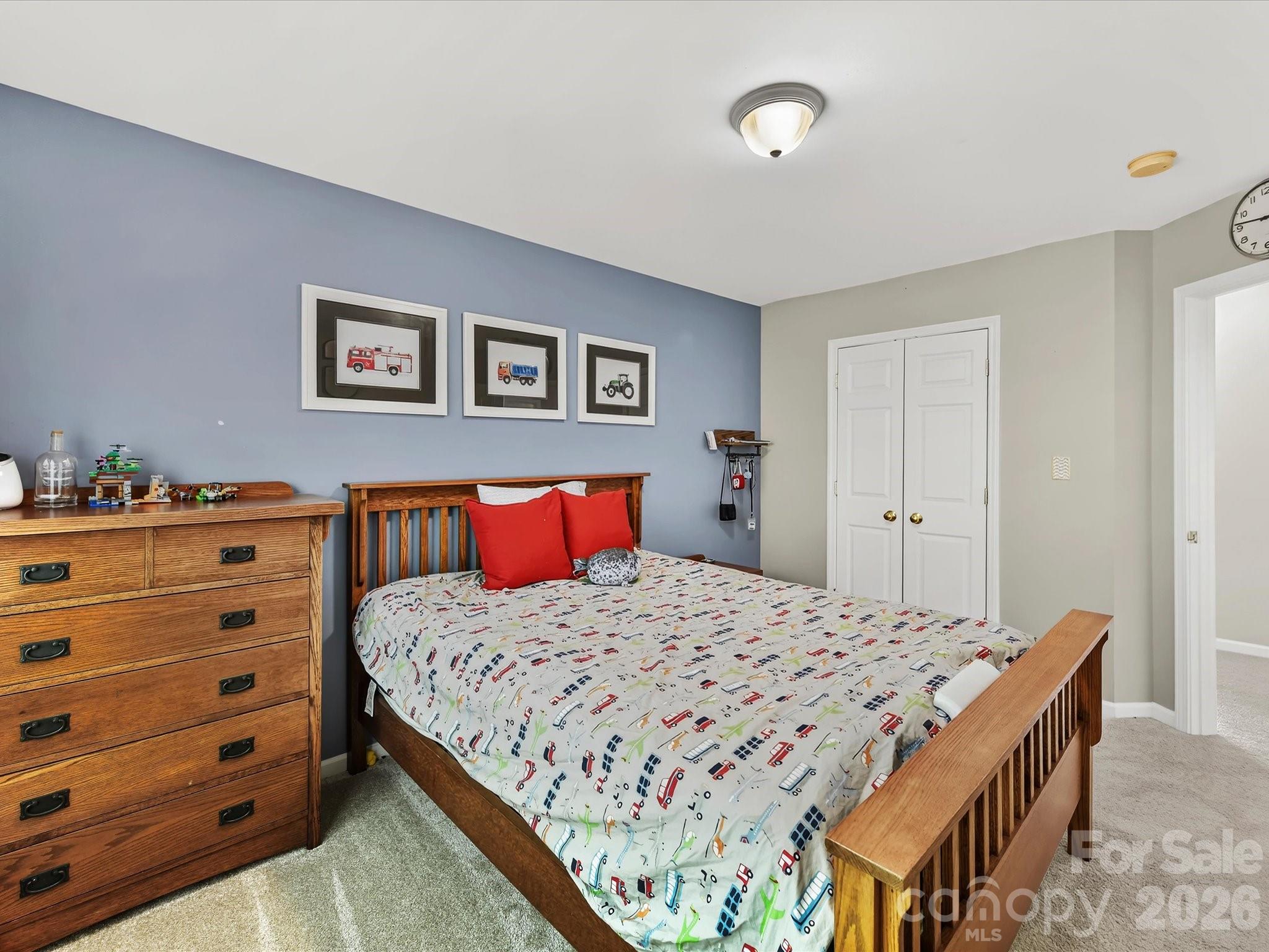 150 W Cavendish Drive Property Photo 26