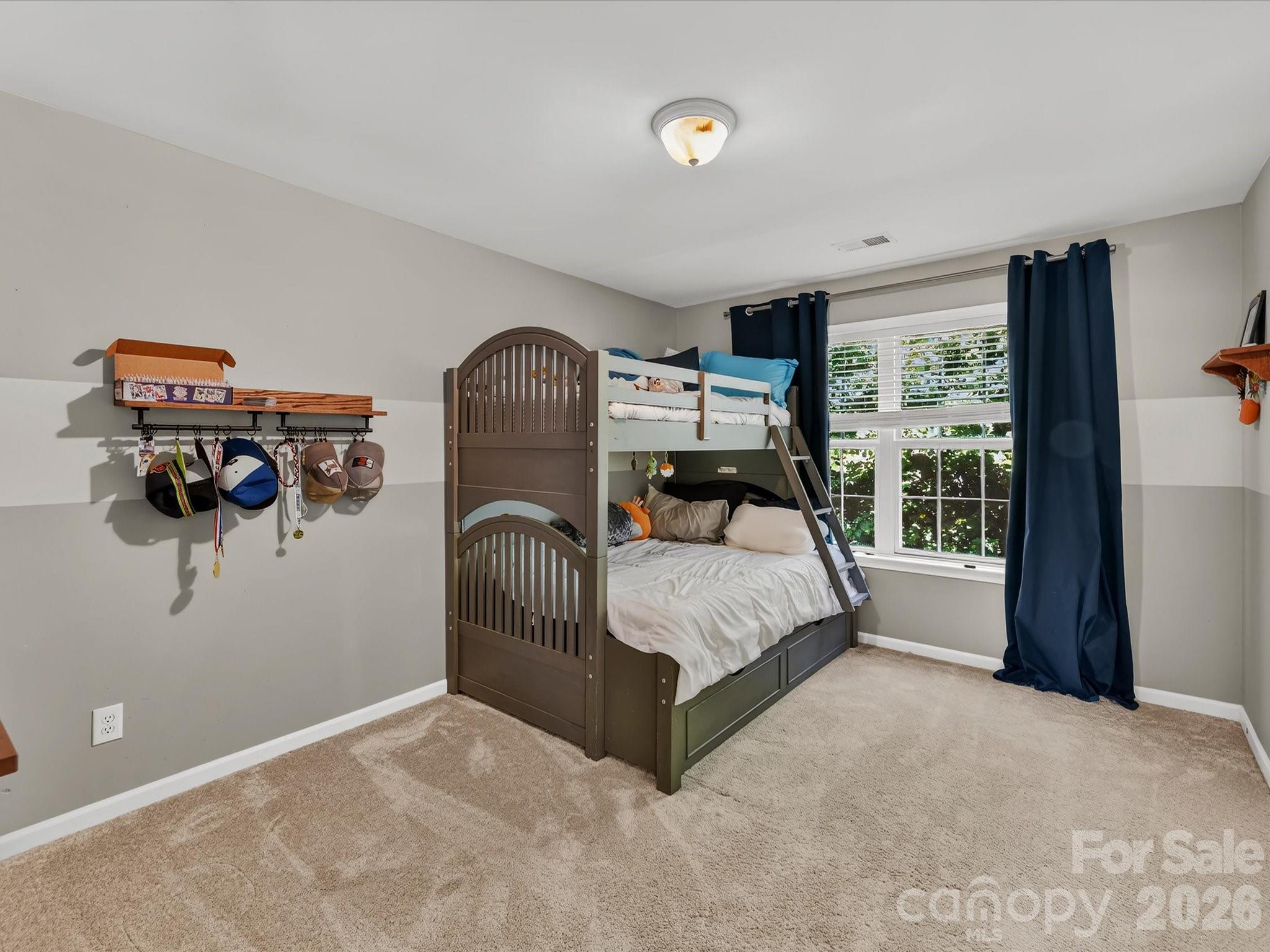 150 W Cavendish Drive Property Photo 30