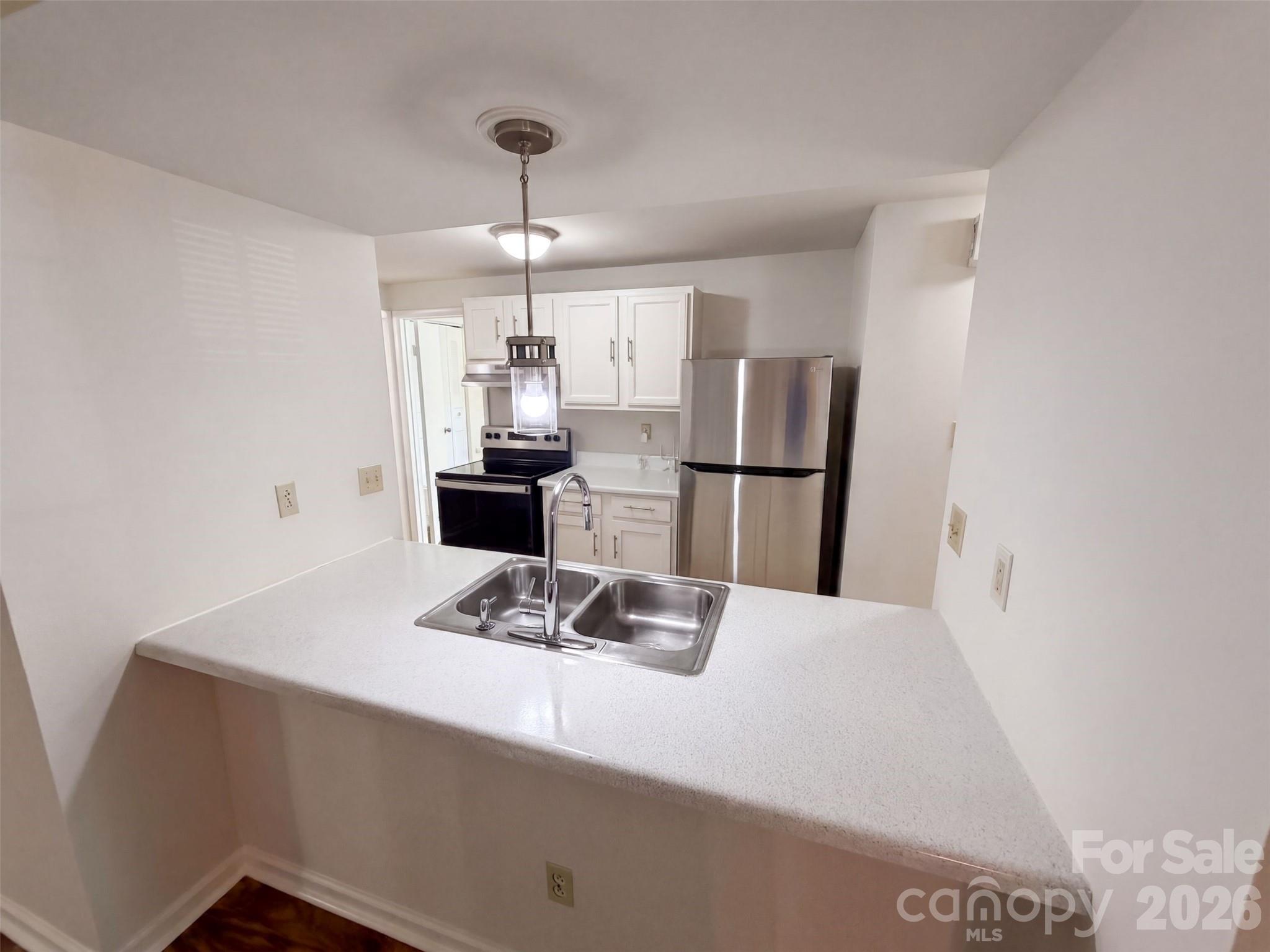 3618 Gustar Court Property Photo 2
