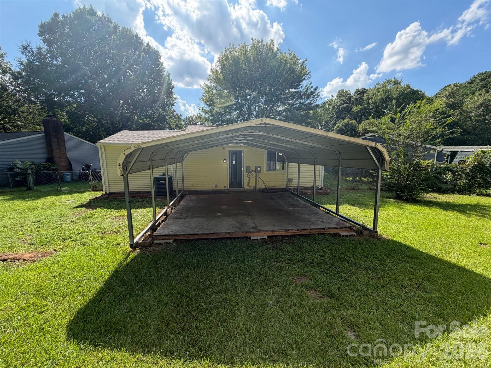 3618 Gustar Court Property Photo 5