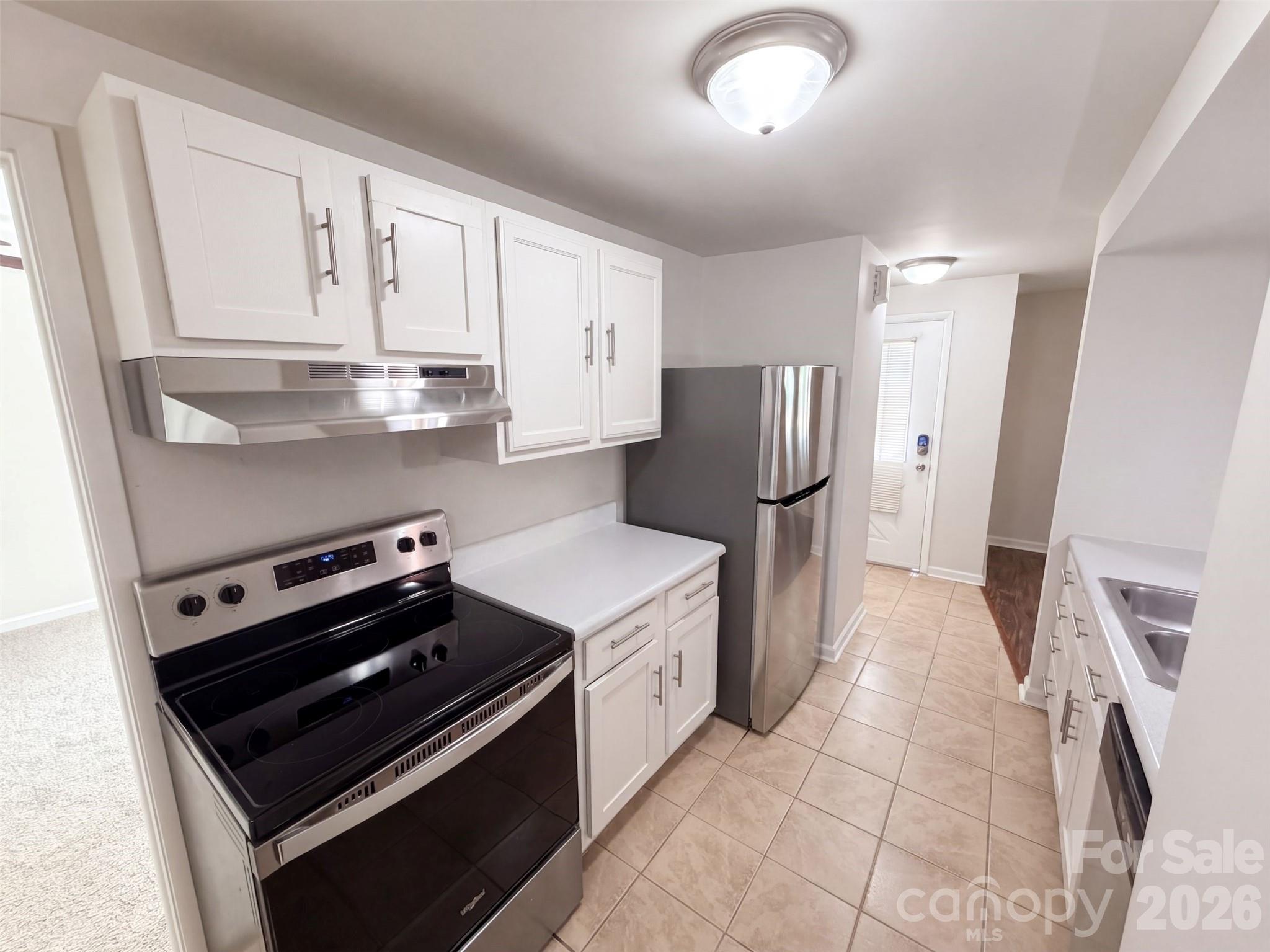 3618 Gustar Court Property Photo 6