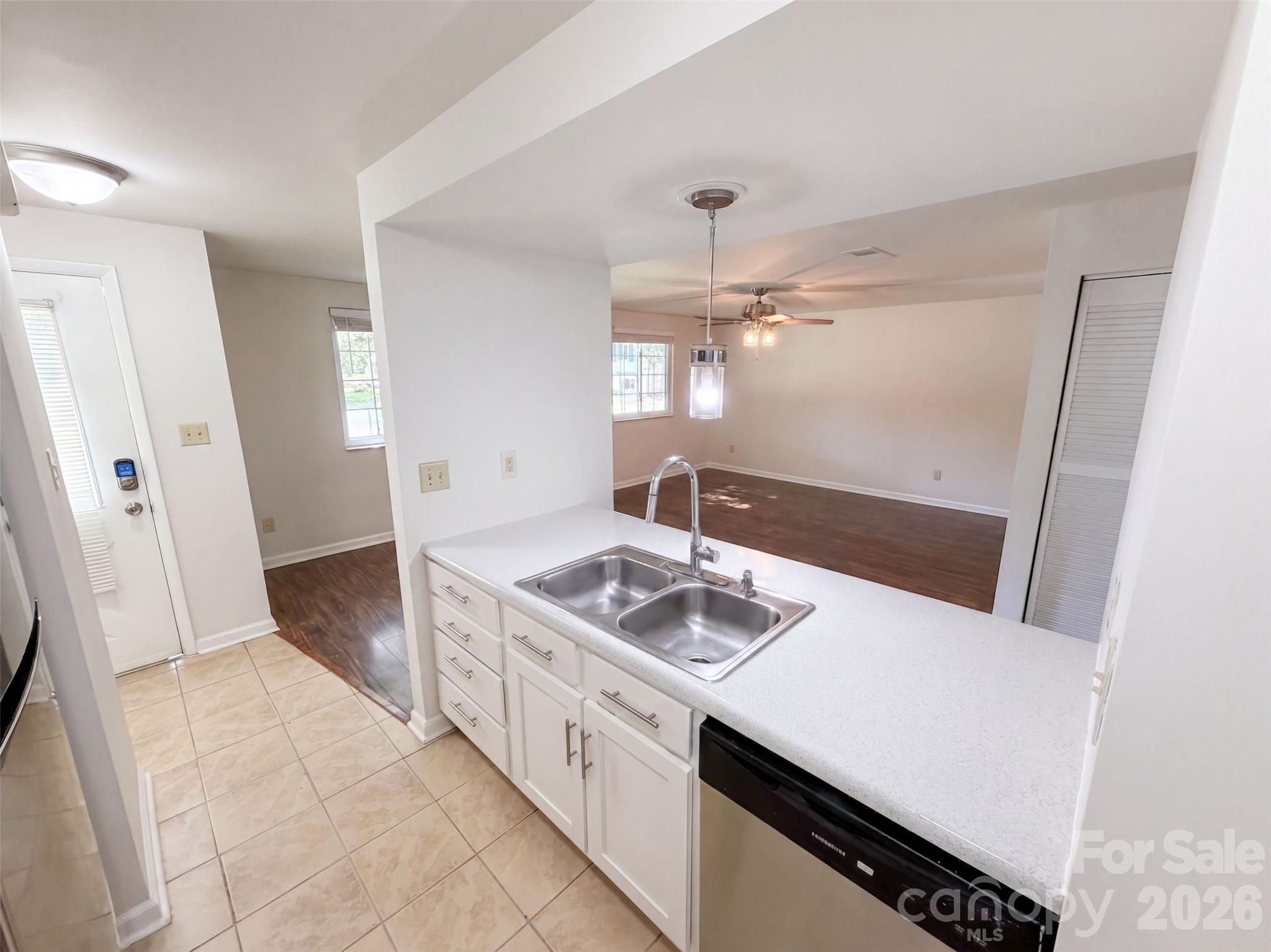 3618 Gustar Court Property Photo 7