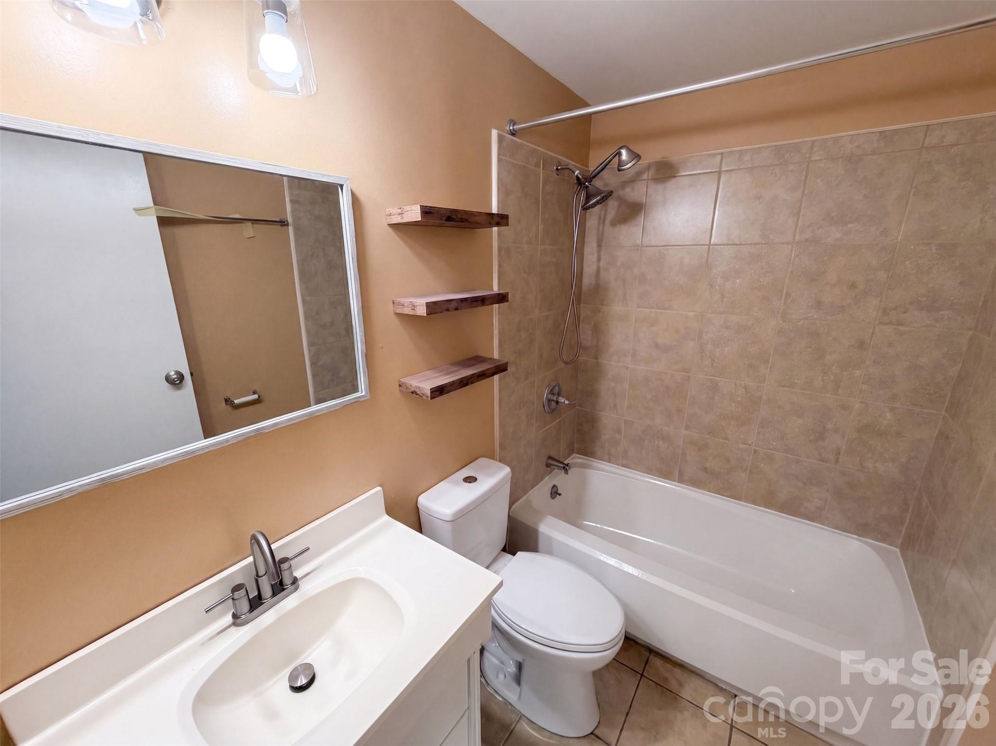 3618 Gustar Court Property Photo 13