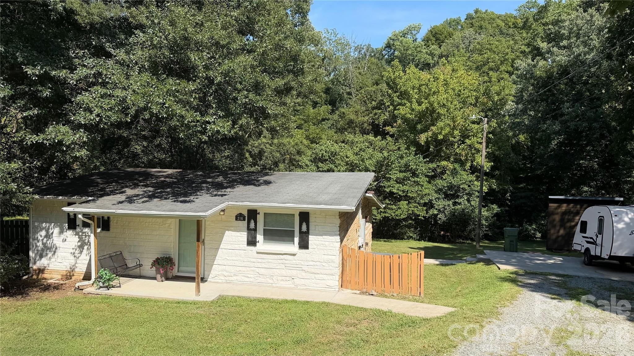 216 Auten Circle Property Photo 1