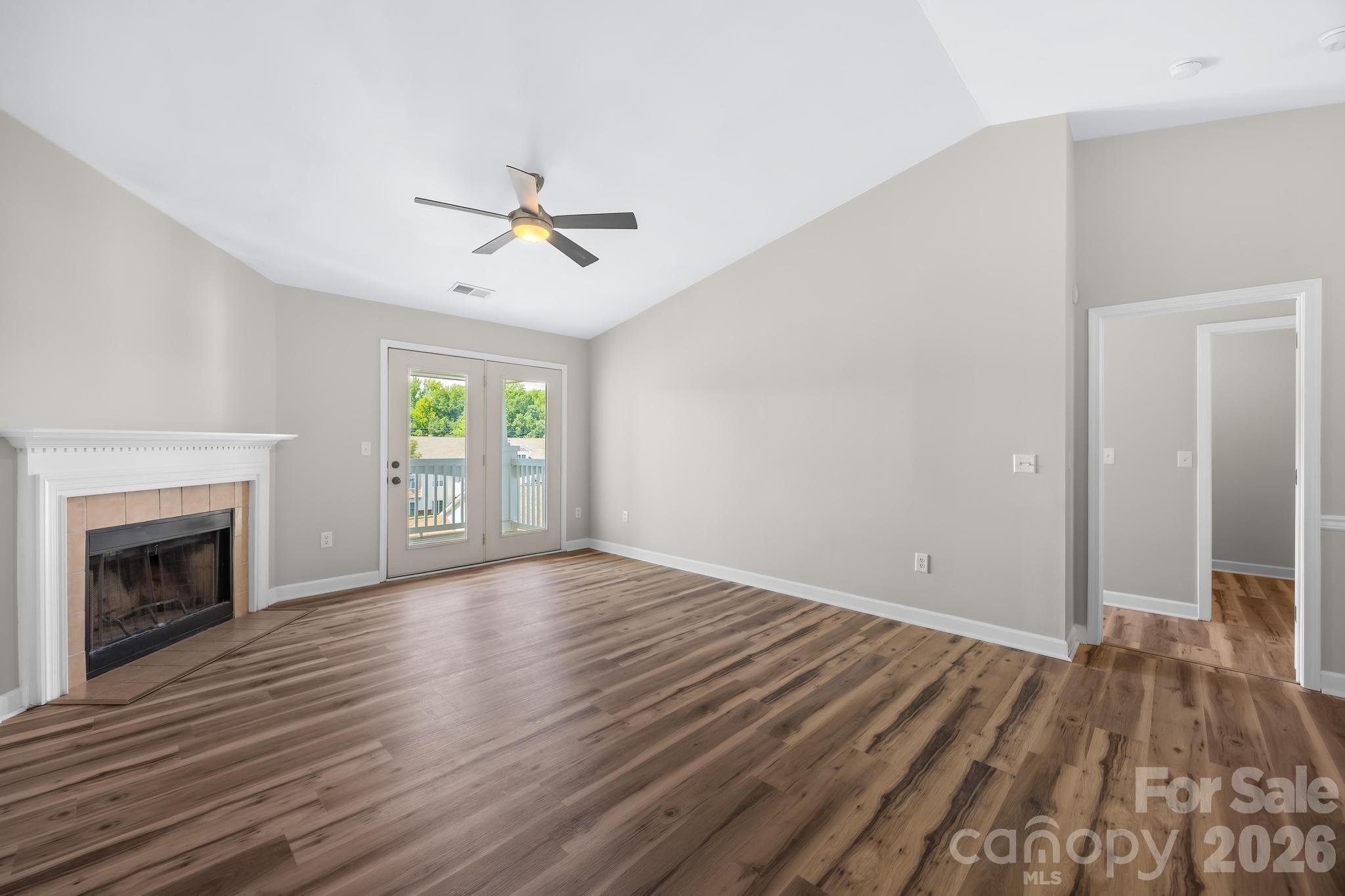 19747 Deer Valley Drive Property Photo 4