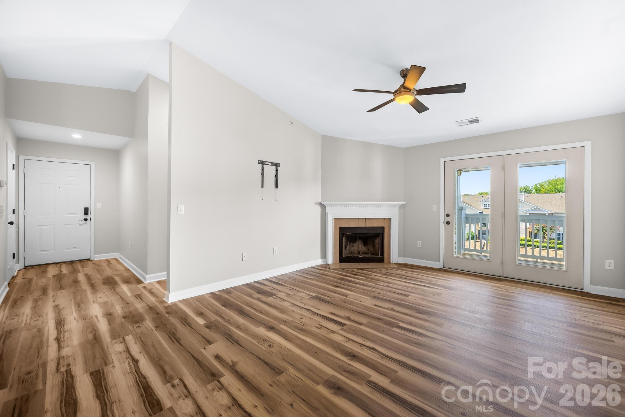19747 Deer Valley Drive Property Photo 6