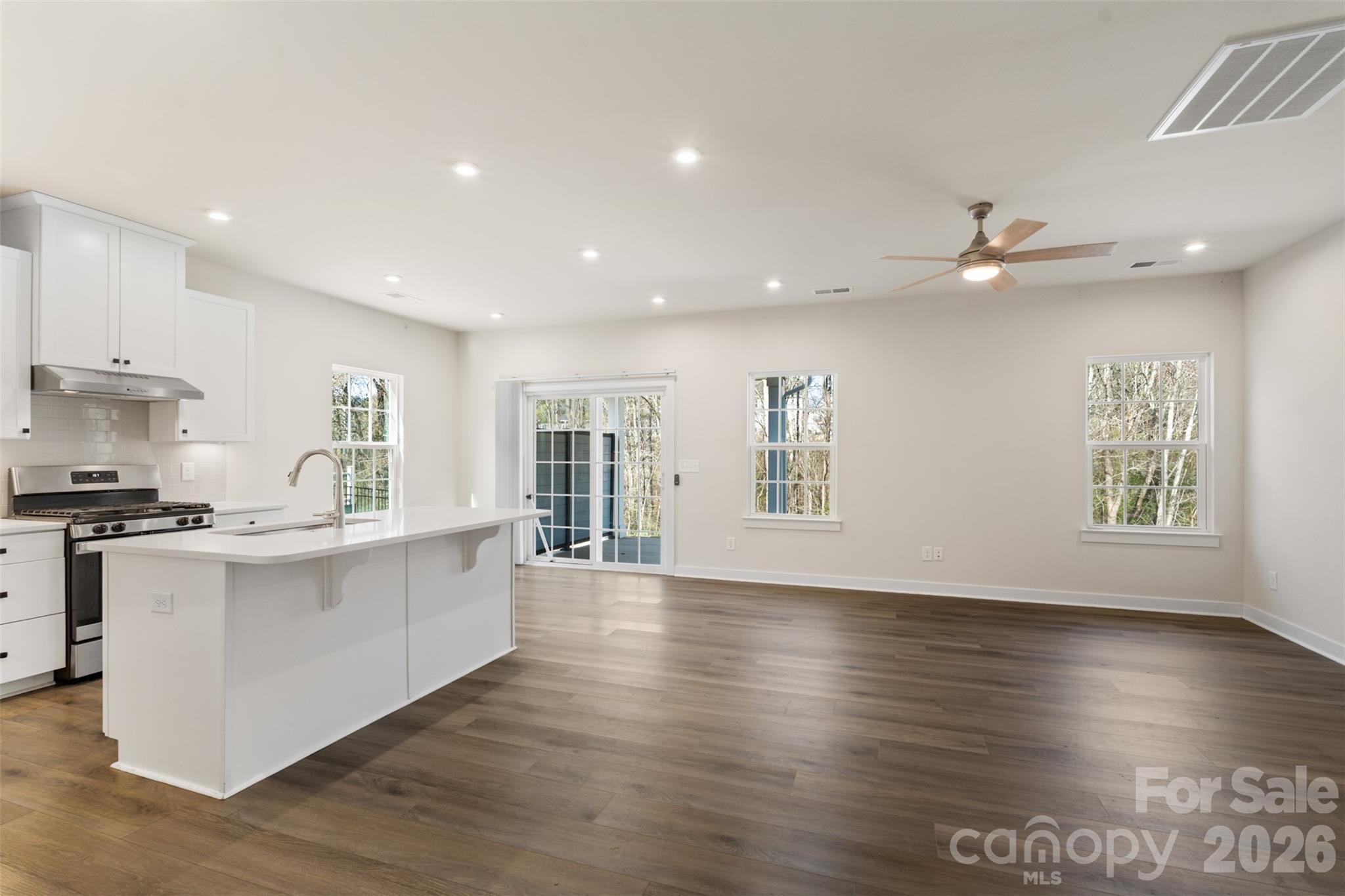 1308 Lena Street Property Photo 7