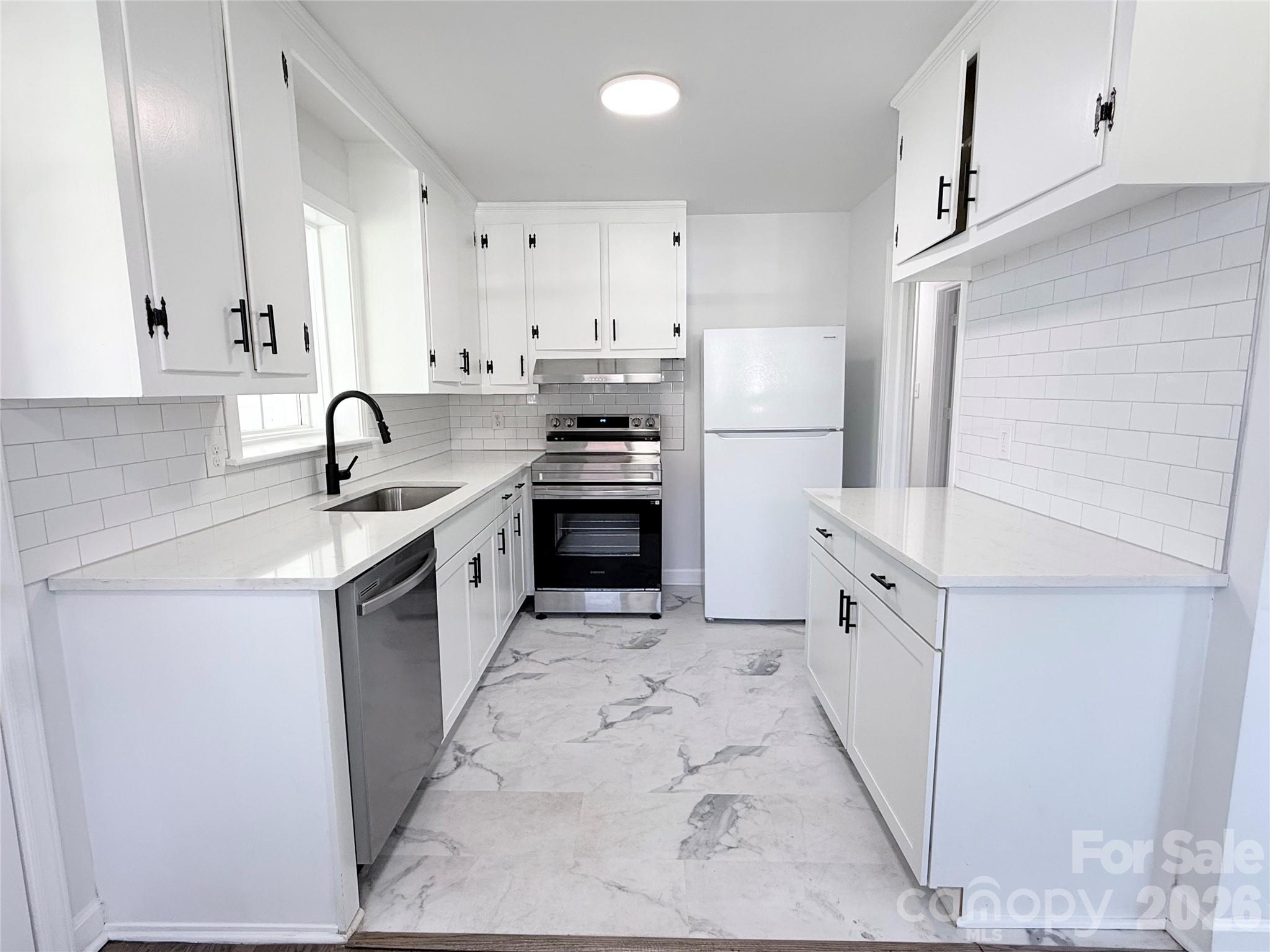1507 W Horah Street Property Photo 5