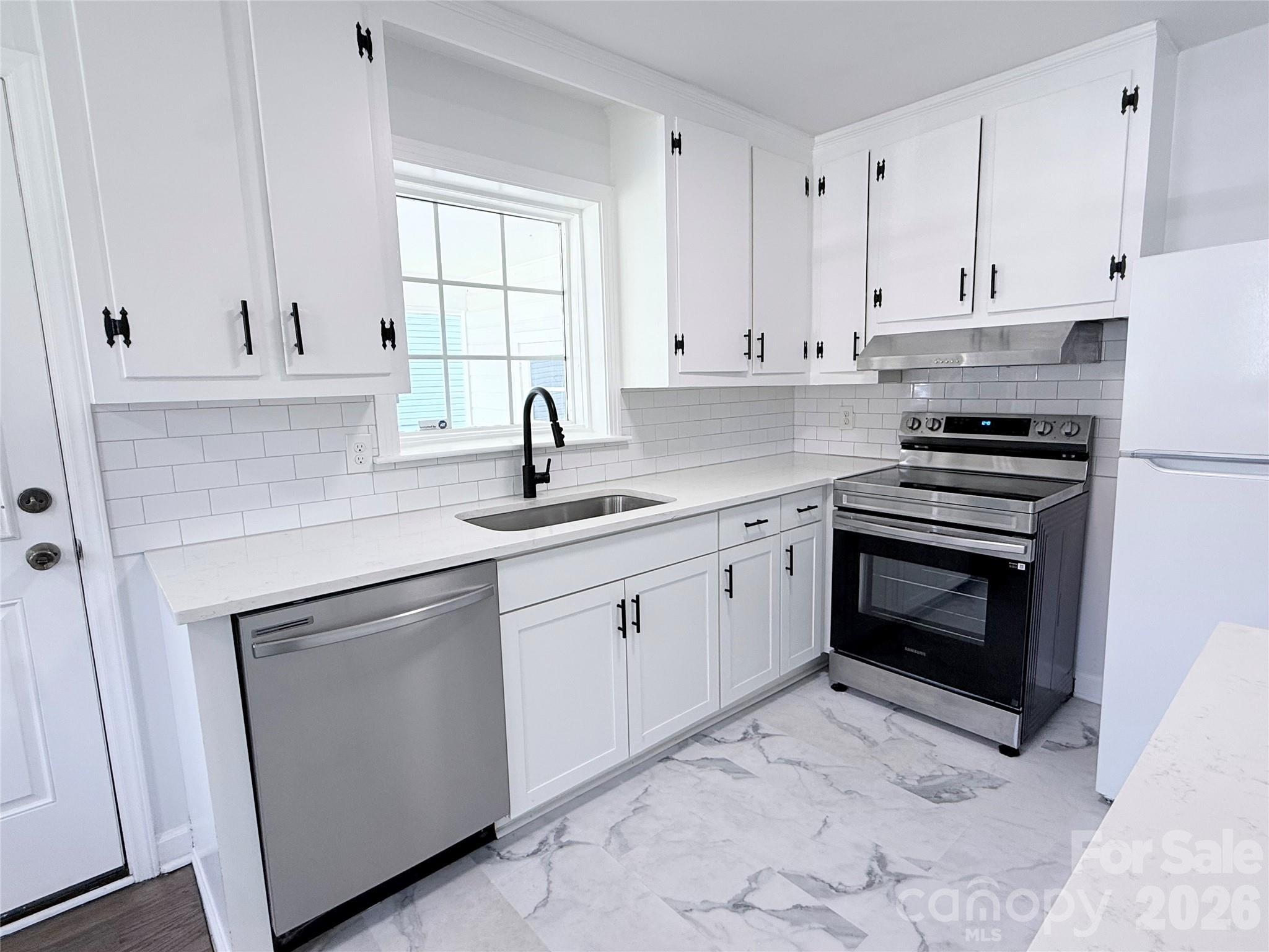 1507 W Horah Street Property Photo 6