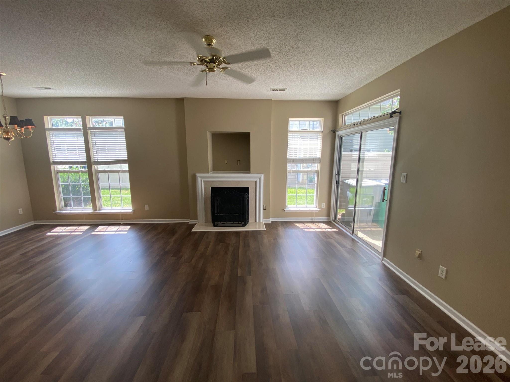 5422 Waverly Lynn Lane Property Photo 6