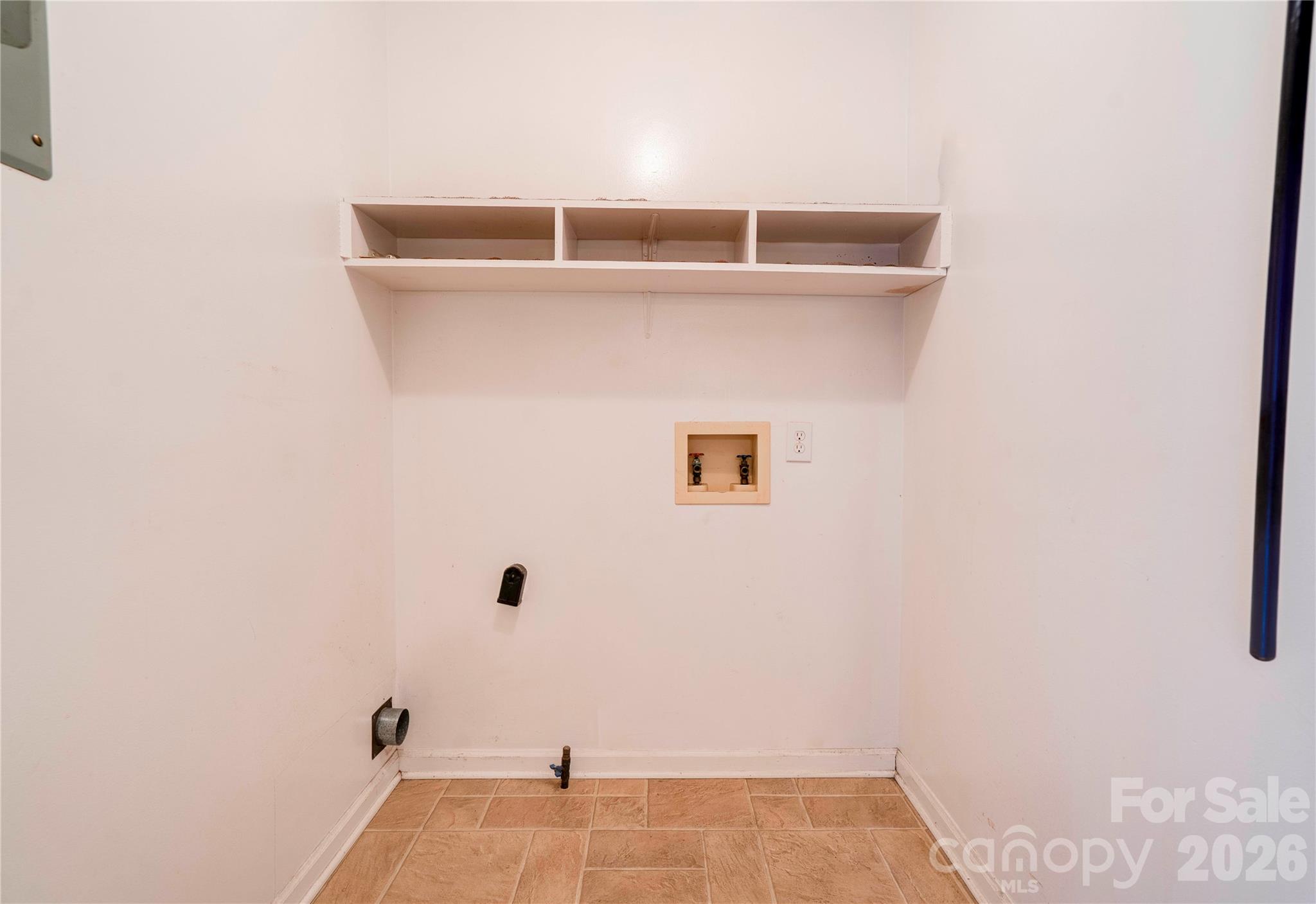 609 Blythe Street Property Photo 23