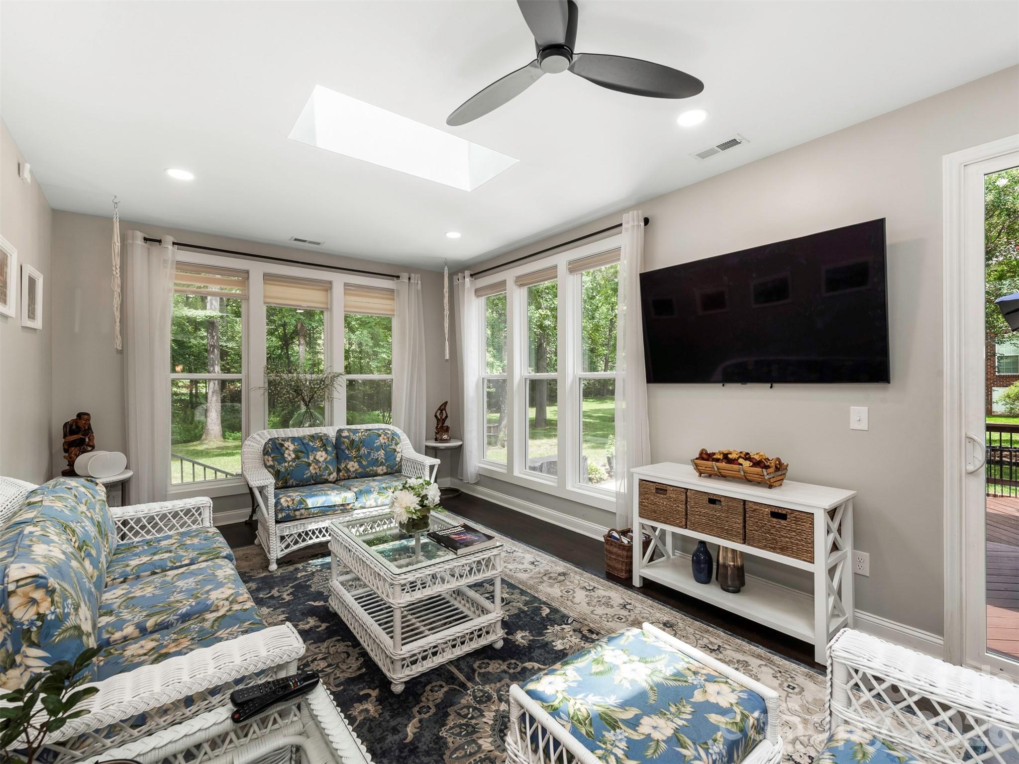 5600 Crown Hill Drive Property Photo 17