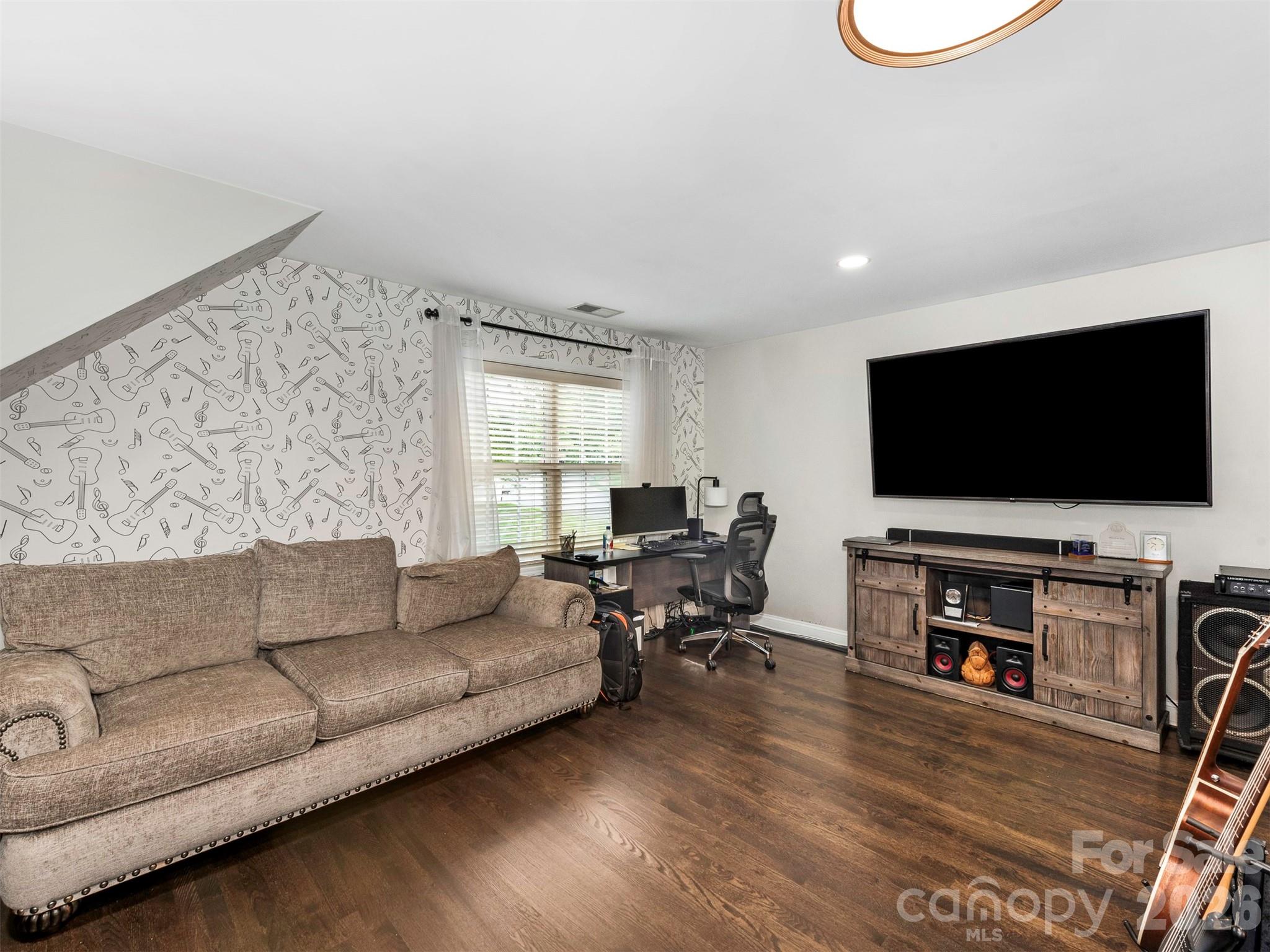 5600 Crown Hill Drive Property Photo 37