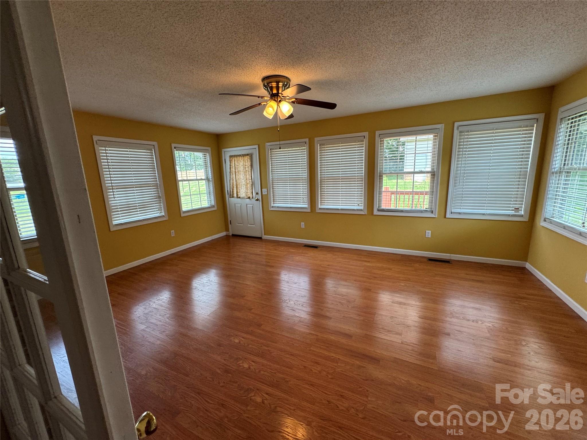 804 Lauras Lane Property Photo 14