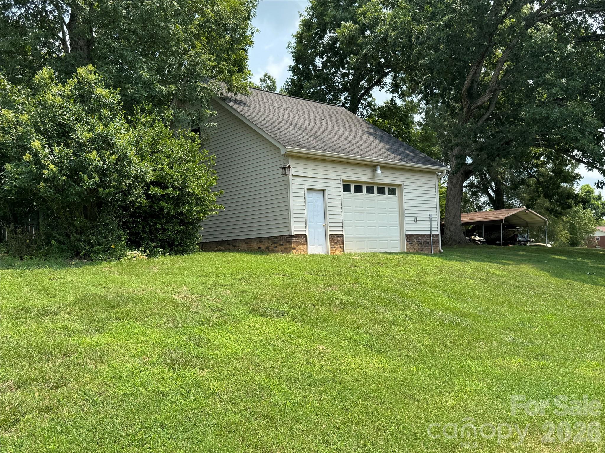 804 Lauras Lane Property Photo 17