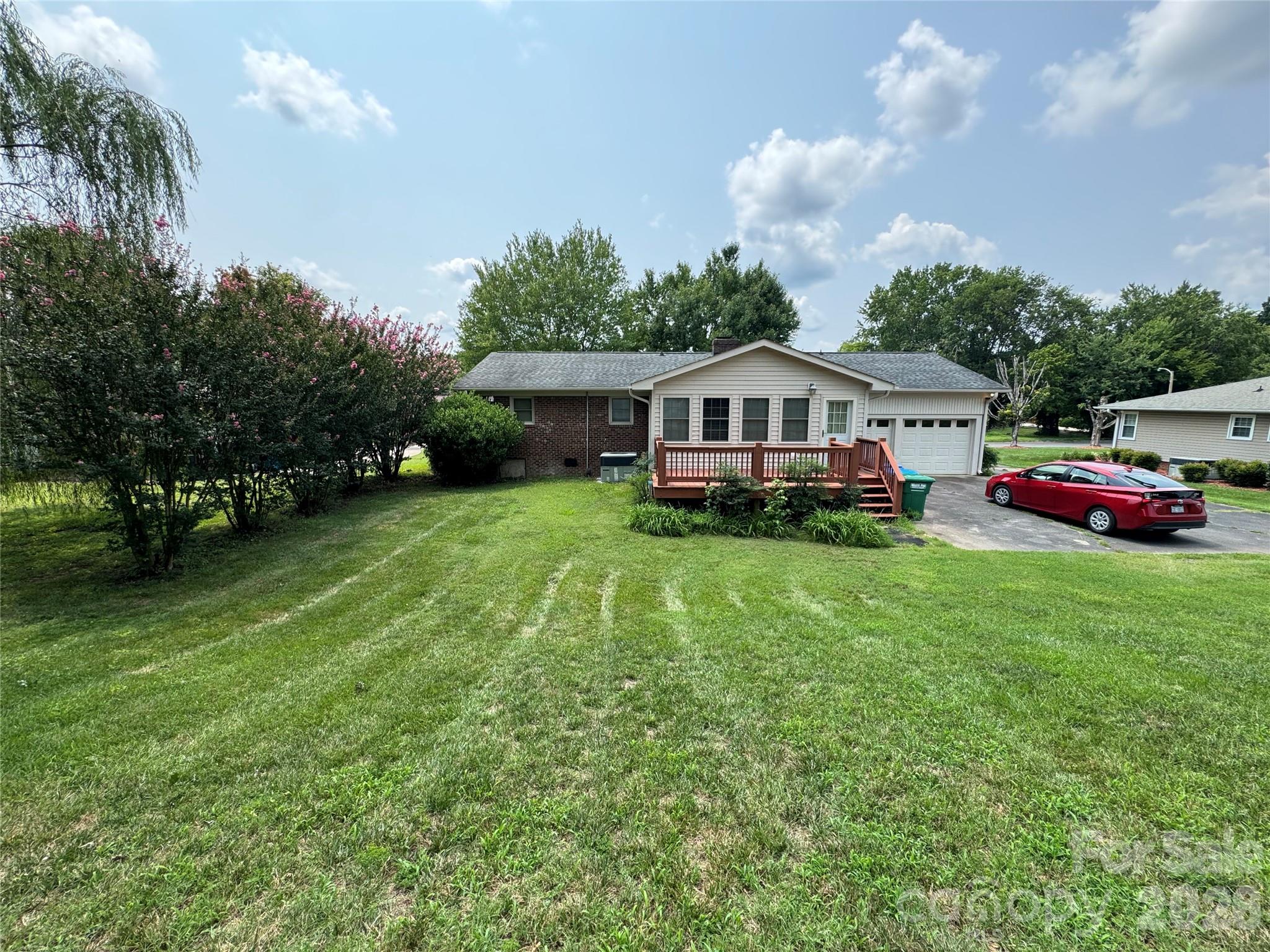 804 Lauras Lane Property Photo 27