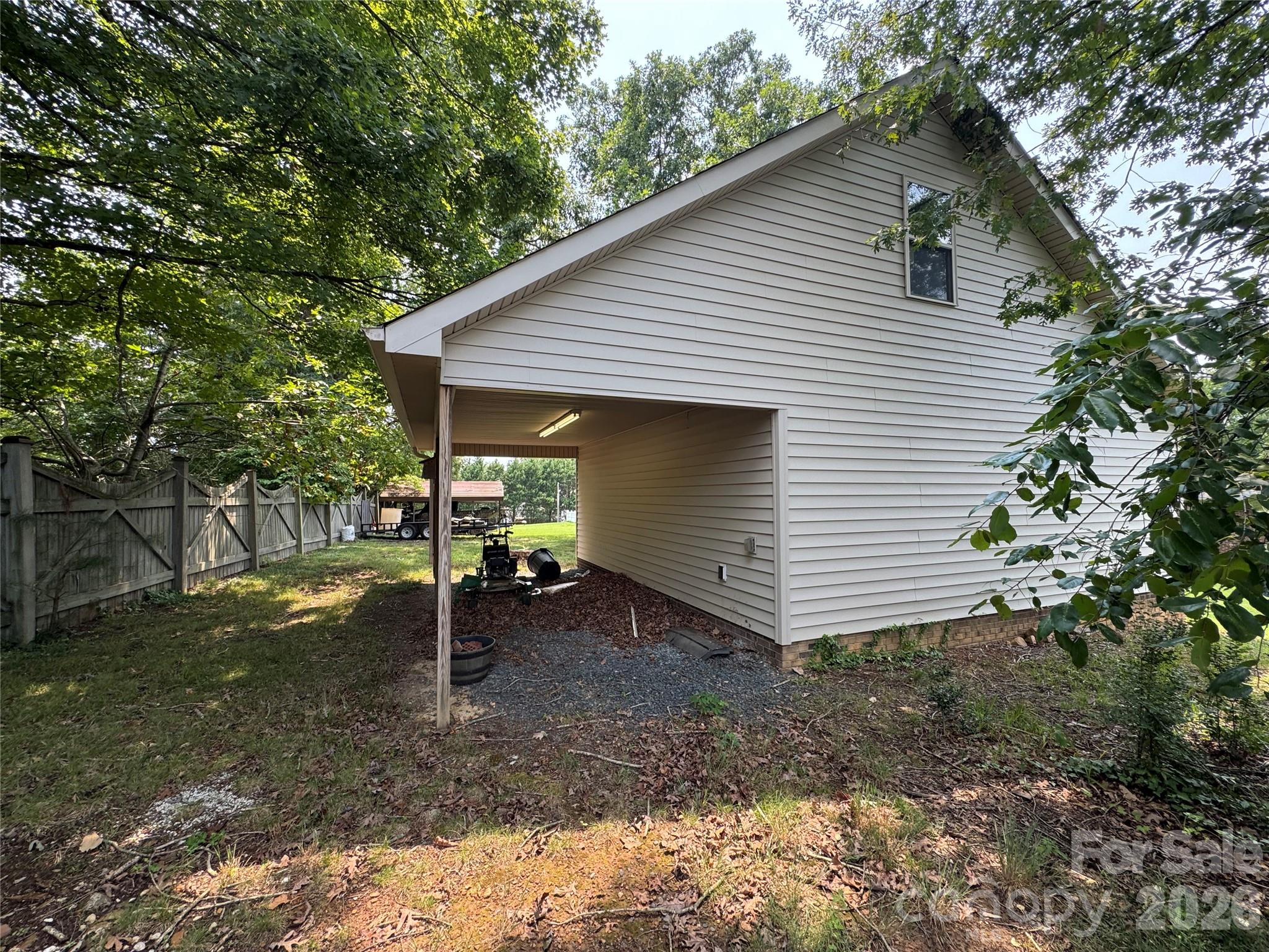 804 Lauras Lane Property Photo 29