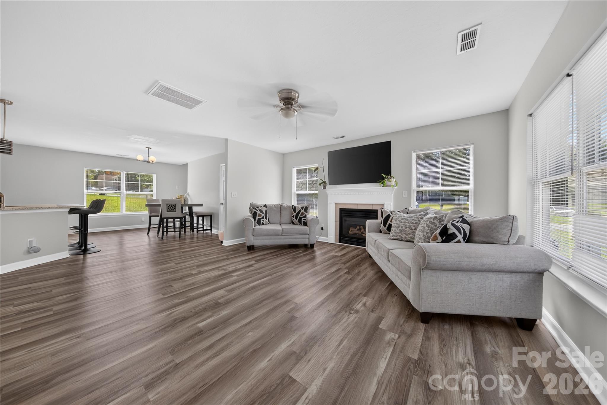 2047 Sonoma Valley Drive Property Photo 3