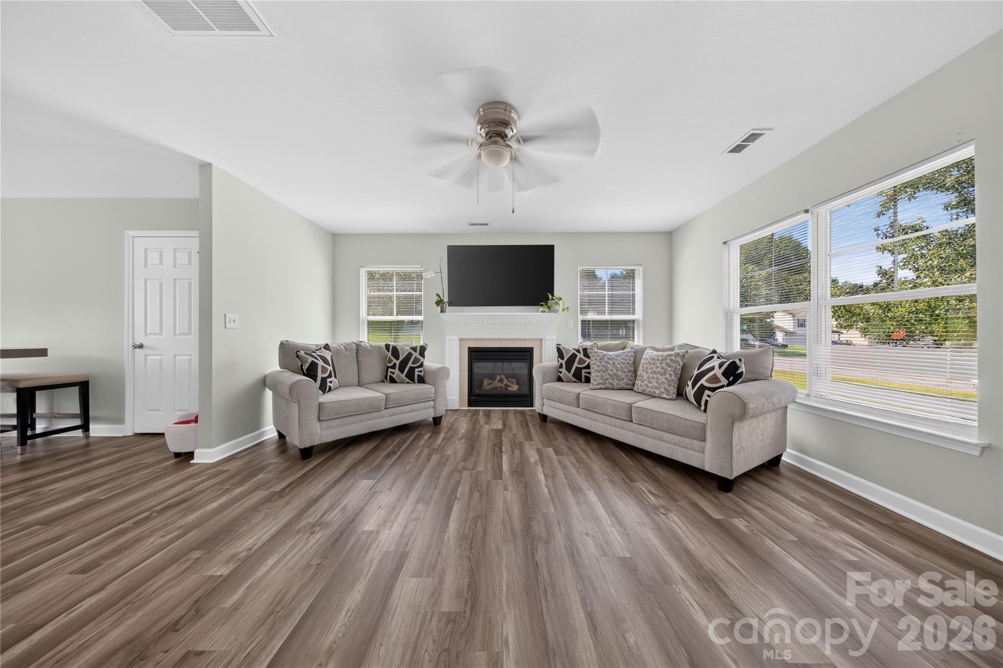 2047 Sonoma Valley Drive Property Photo 4