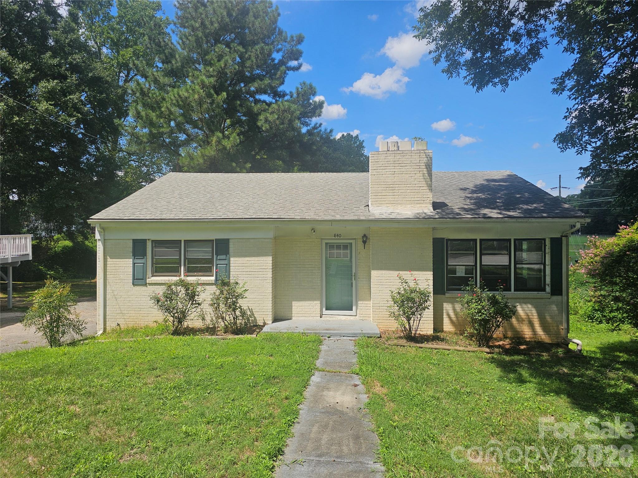 840 W Garrison Boulevard Property Photo 1