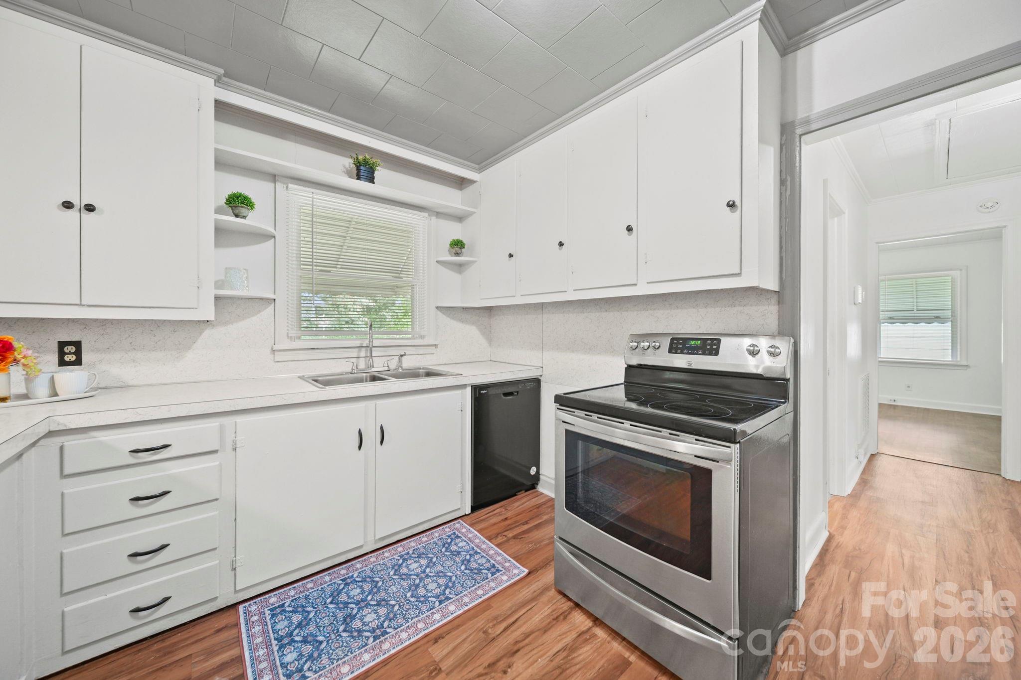 208 Clancy Street Property Photo 10
