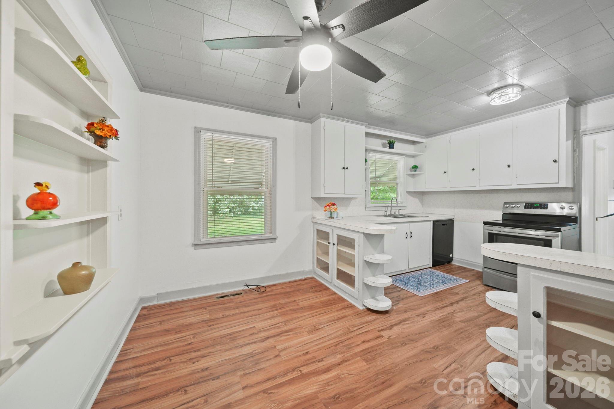 208 Clancy Street Property Photo 14