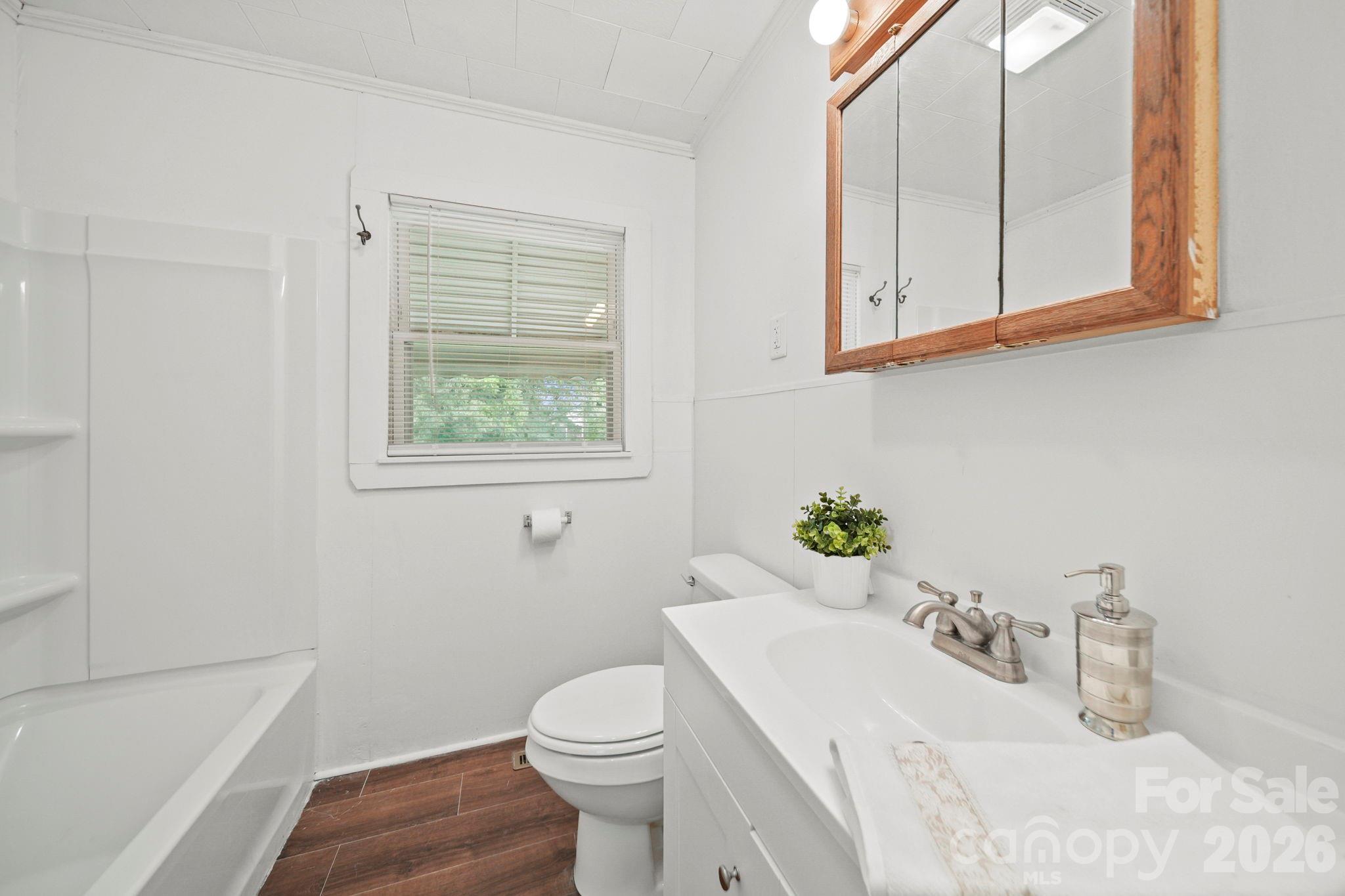 208 Clancy Street Property Photo 20