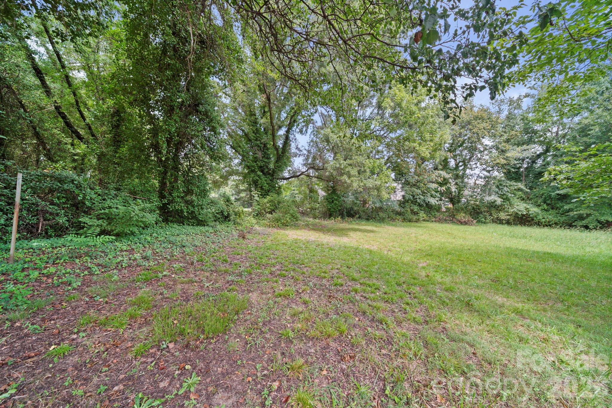 208 Clancy Street Property Photo 27