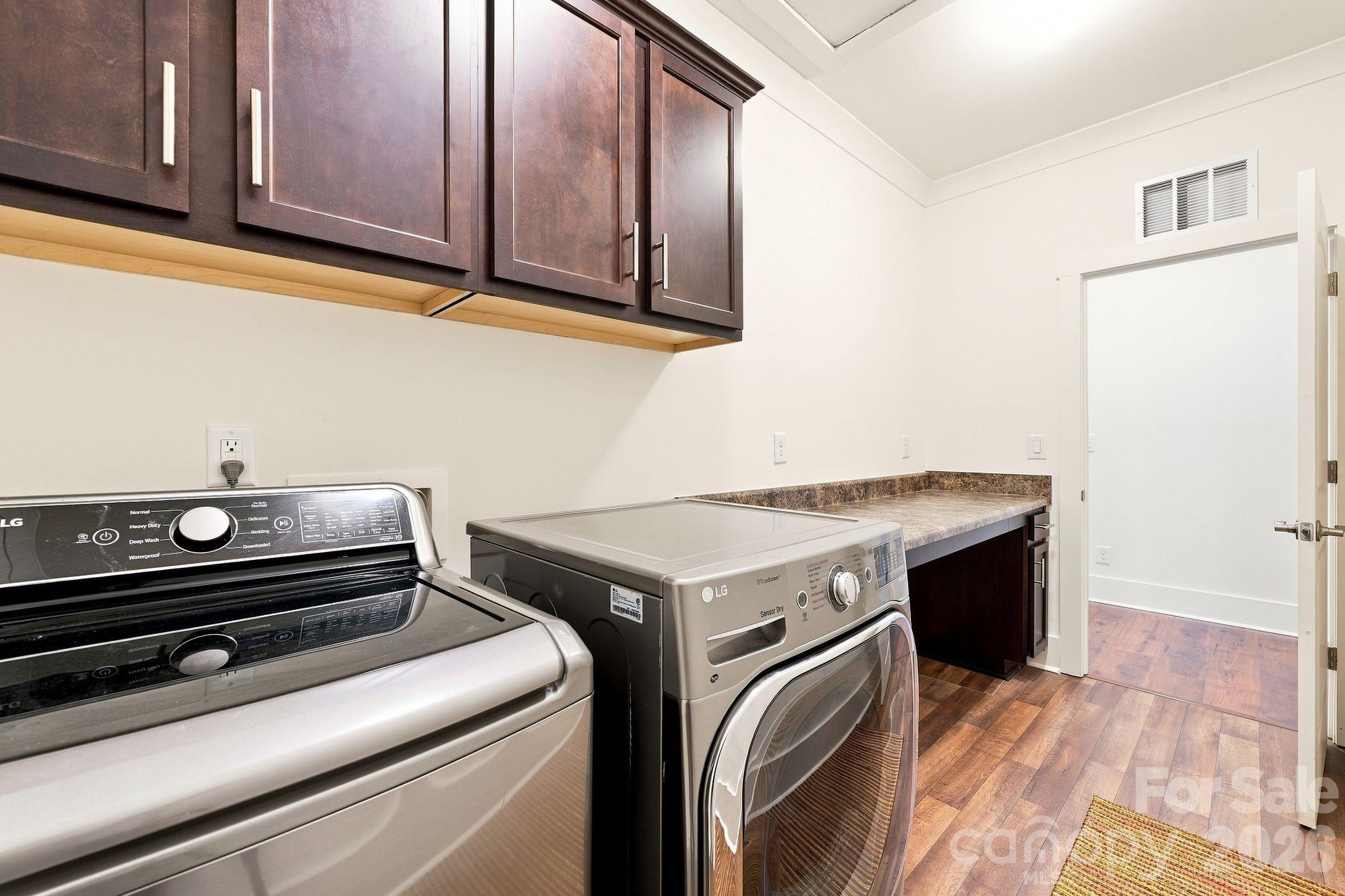 1310 Bershire Lane L13 Property Photo 25