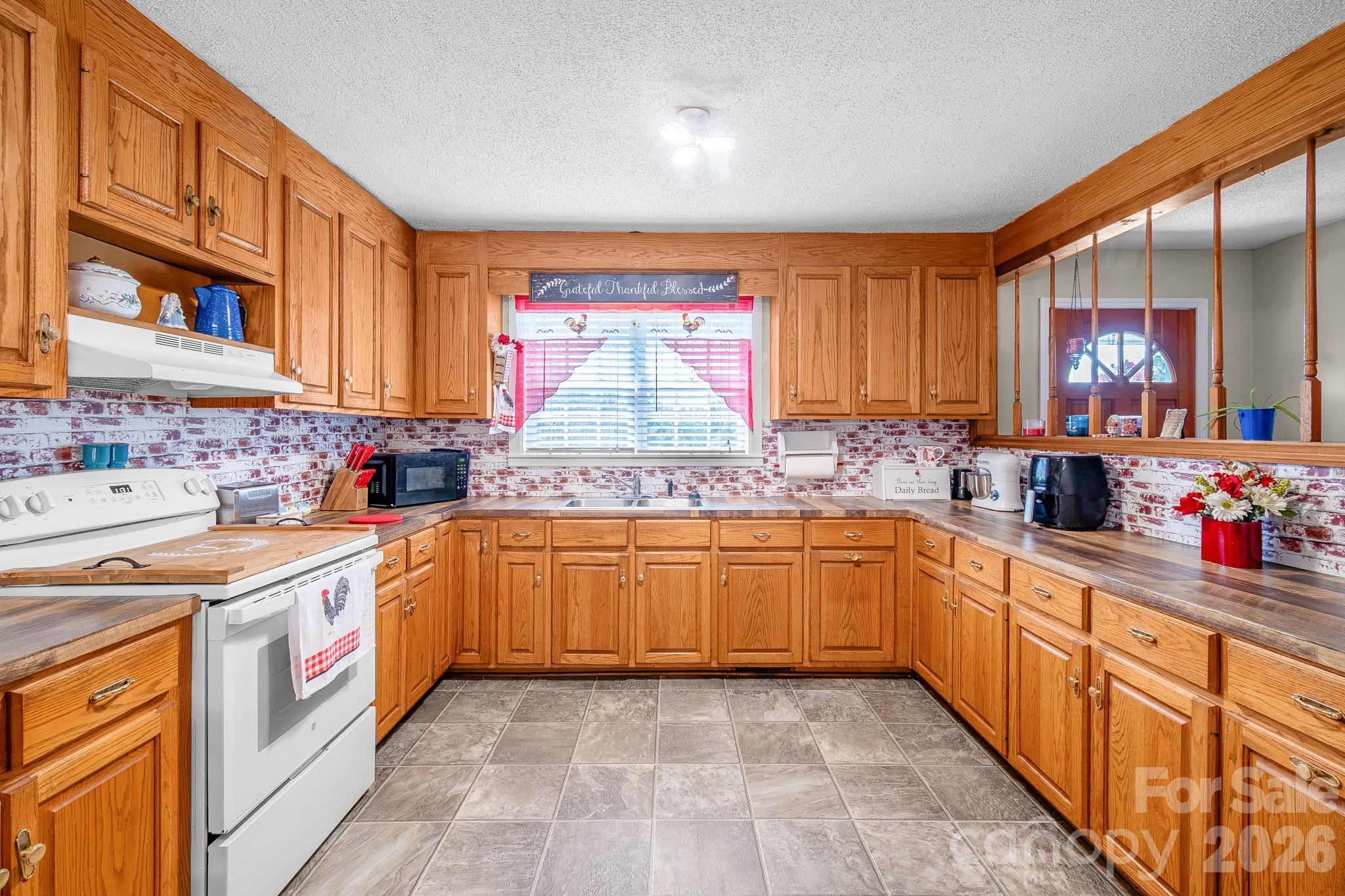312 Sanders Road Property Photo 15