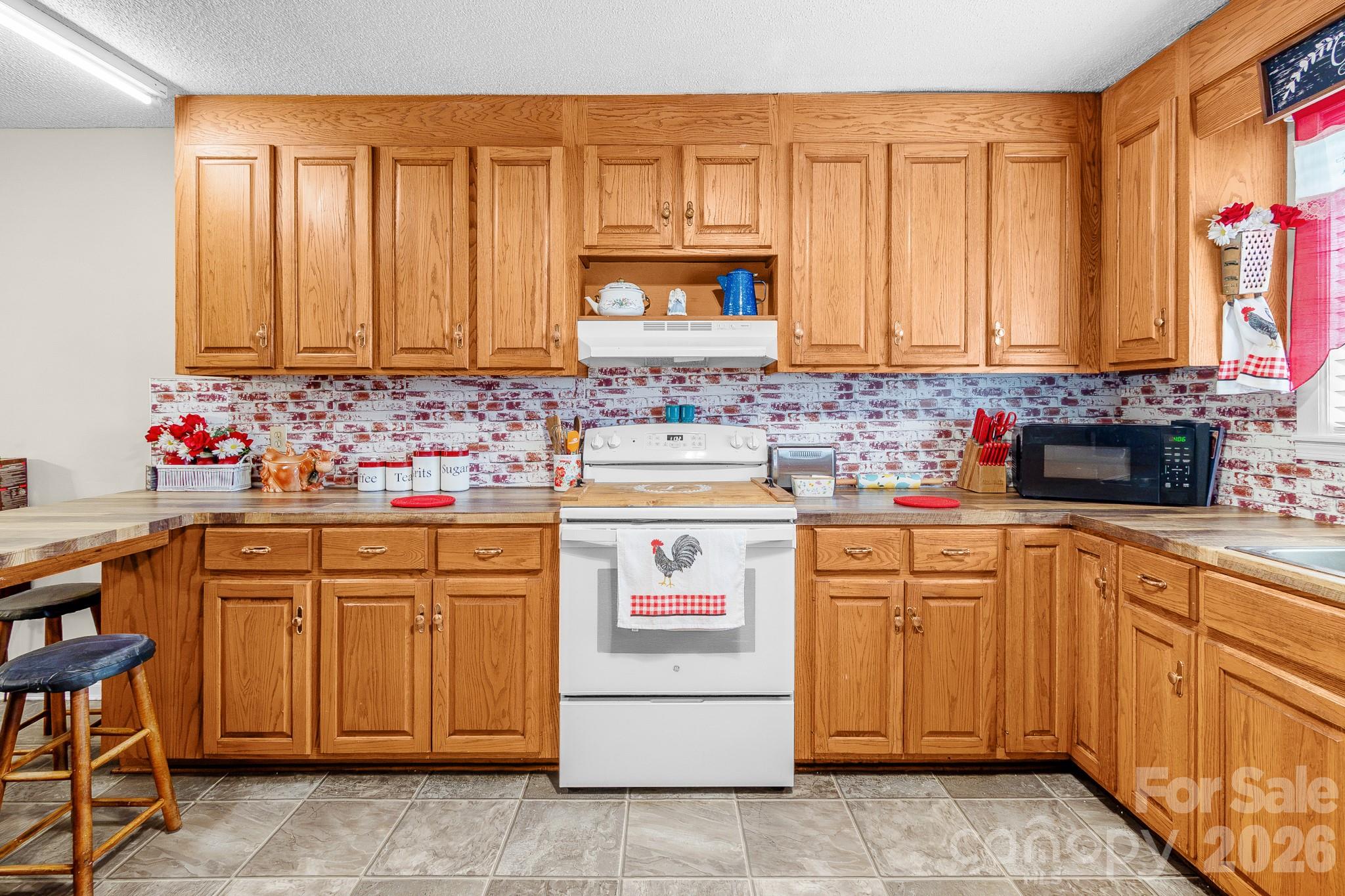 312 Sanders Road Property Photo 16