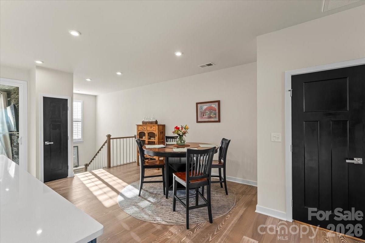 606 Crudent Road Property Photo 4