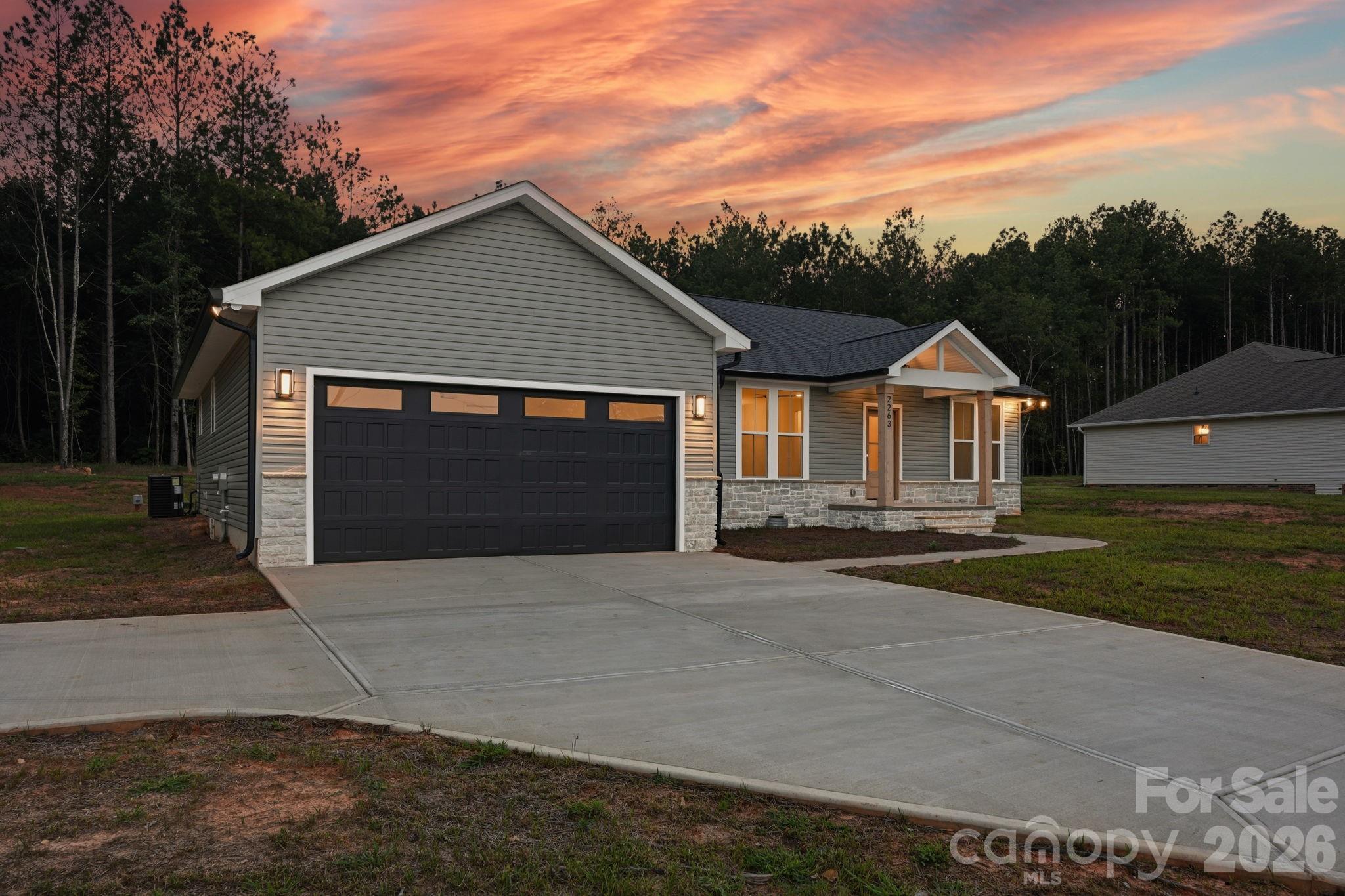 2263 Lee Lawing Road Property Photo 3