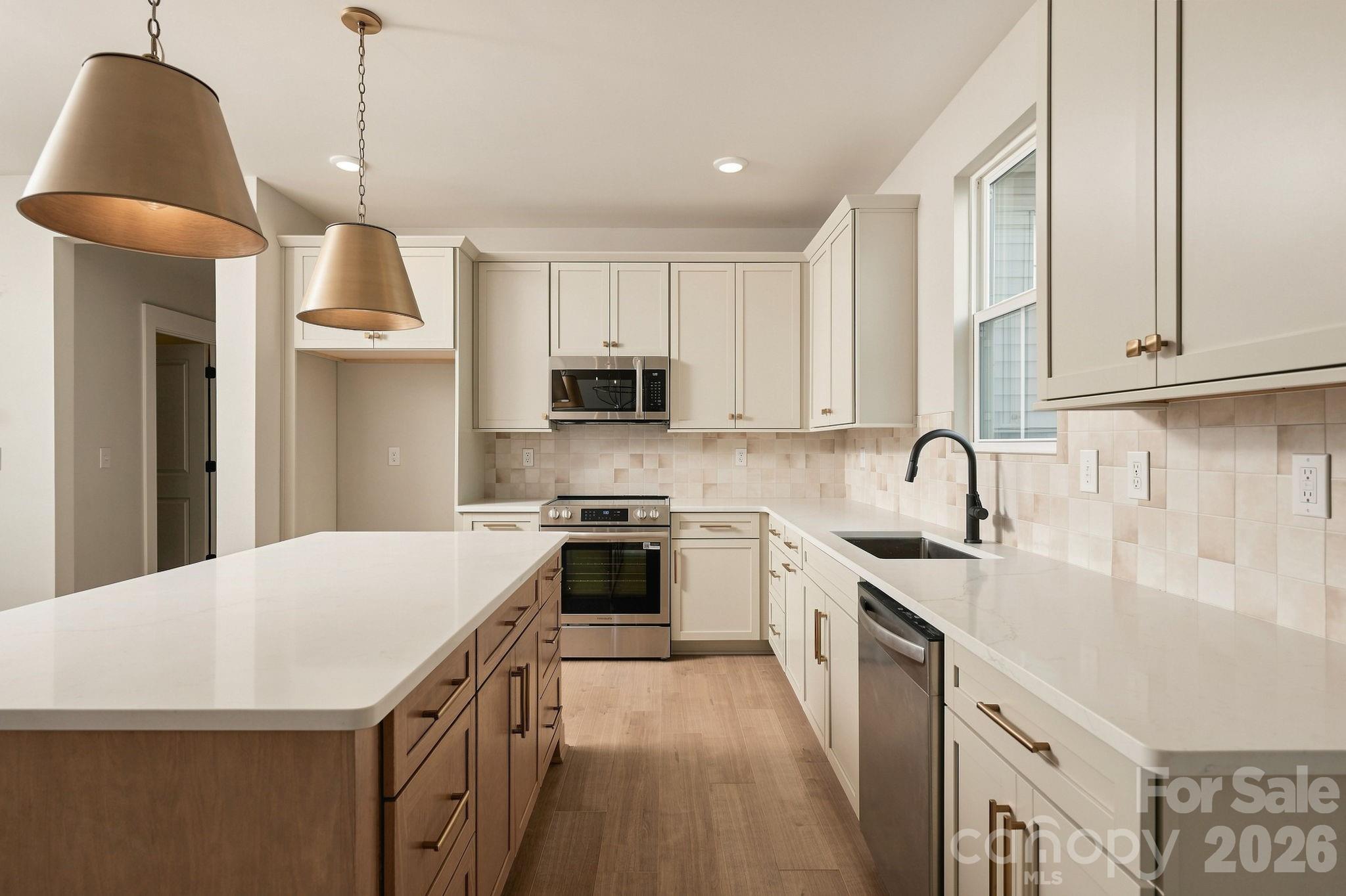 2263 Lee Lawing Road Property Photo 4
