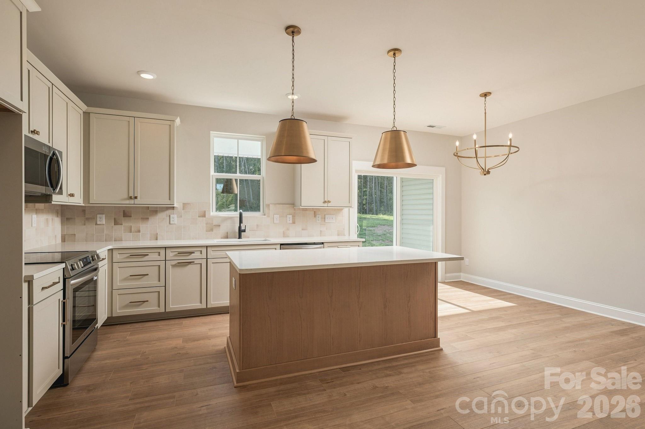 2263 Lee Lawing Road Property Photo 7