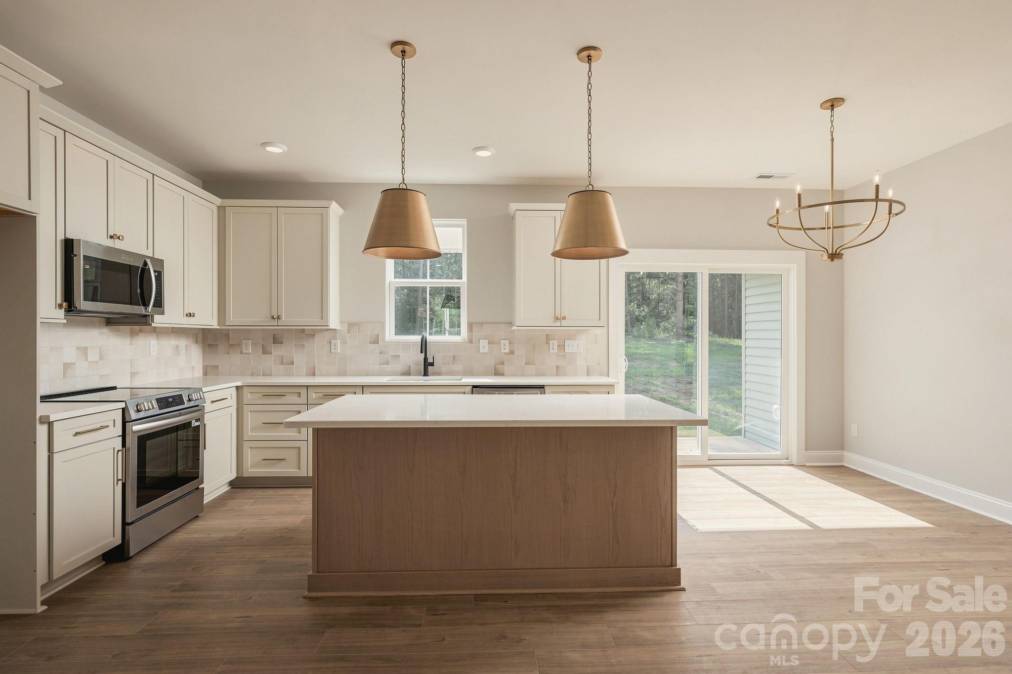 2263 Lee Lawing Road Property Photo 8