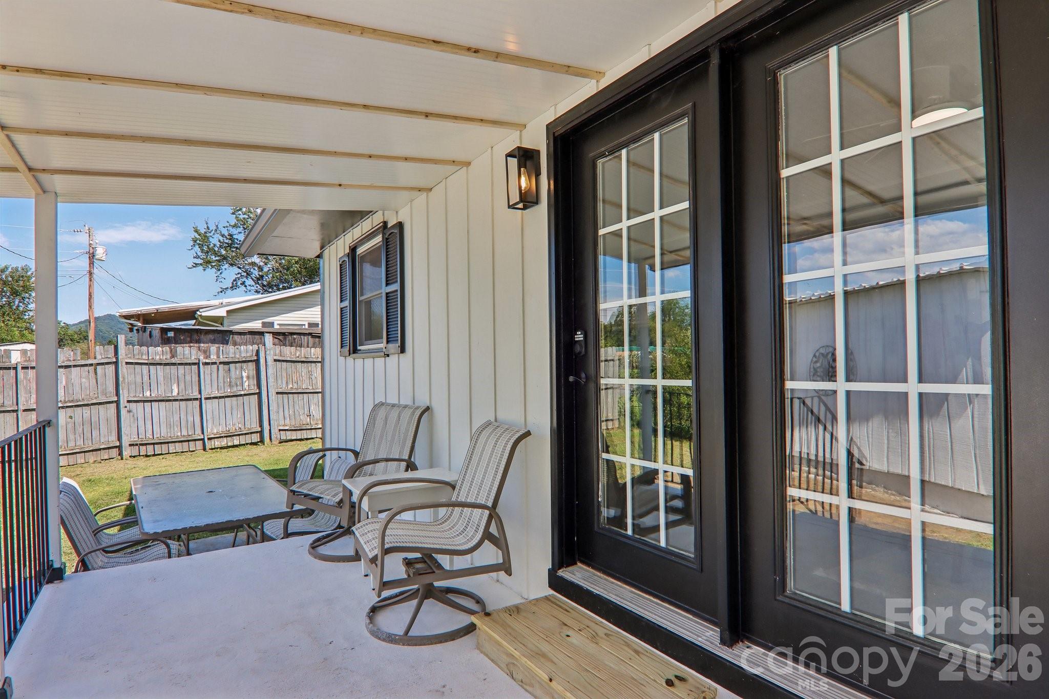 120 Sonoma Road Property Photo 8