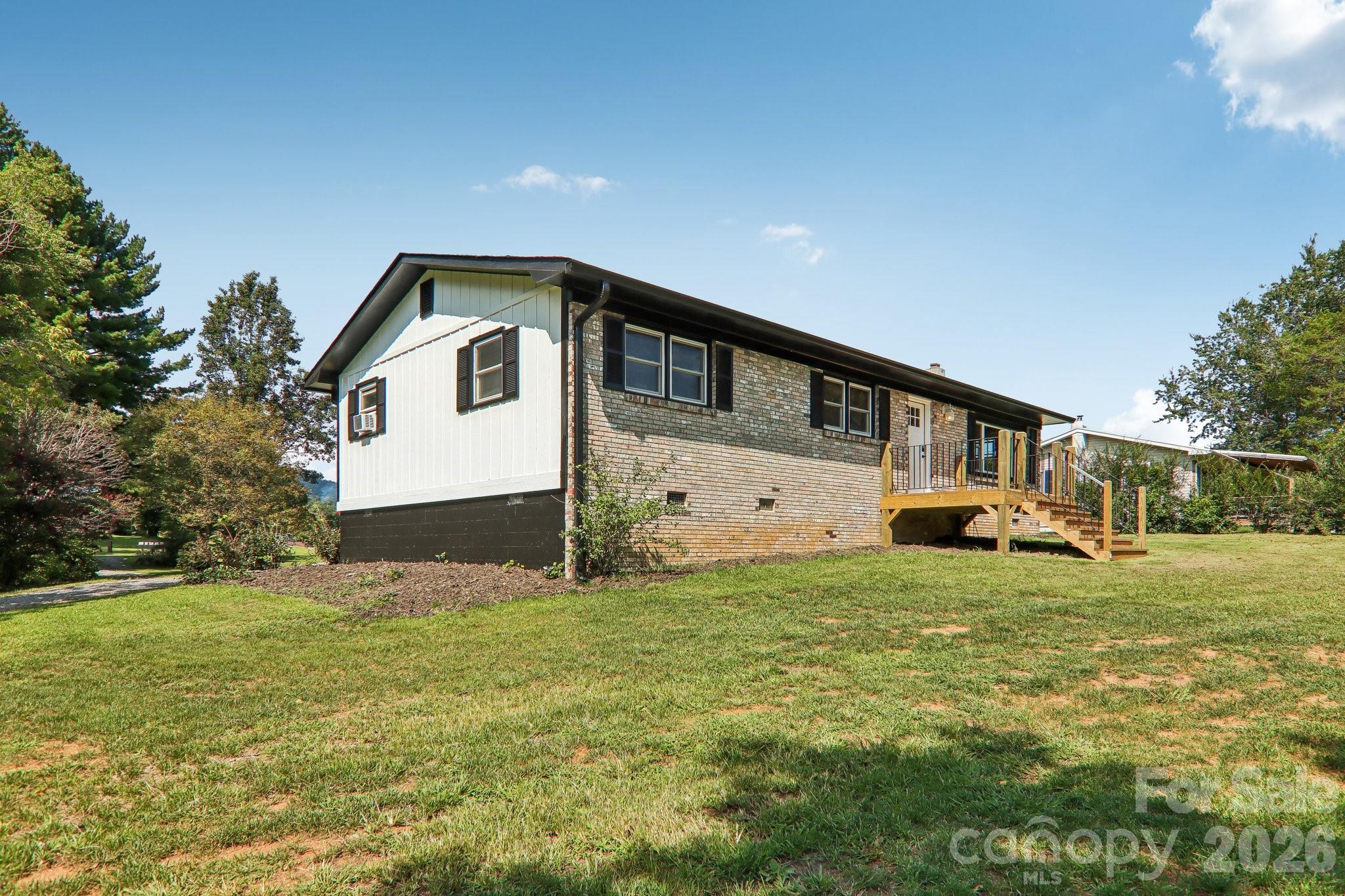 120 Sonoma Road Property Photo 9