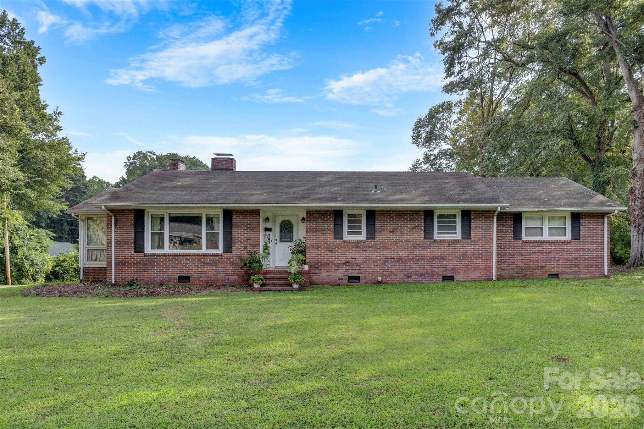 701 Home Trail Property Photo 1