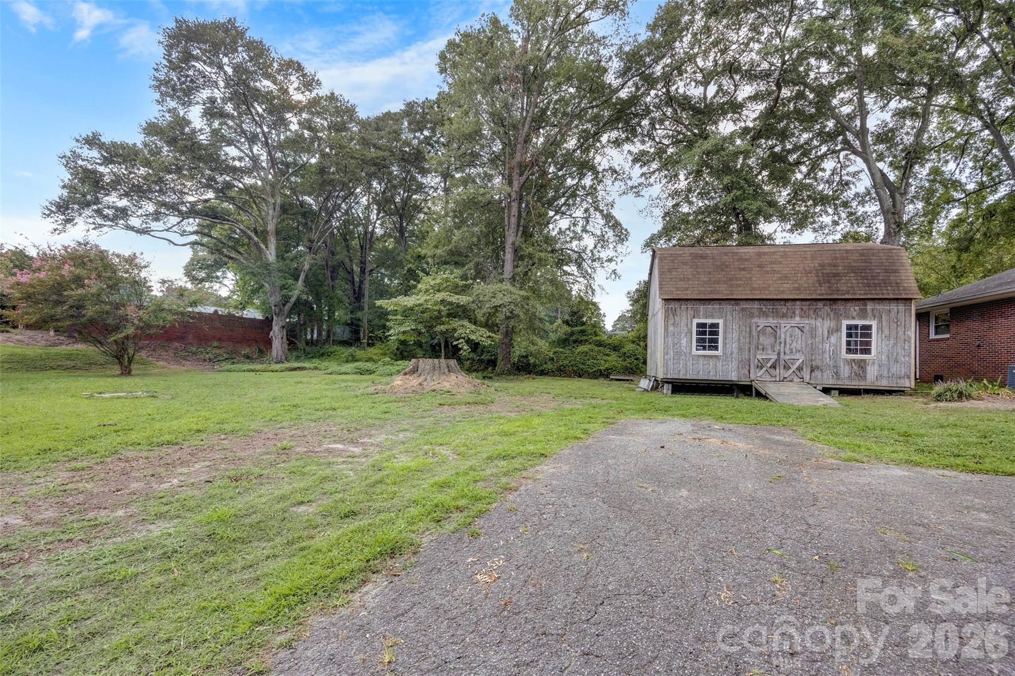 701 Home Trail Property Photo 33
