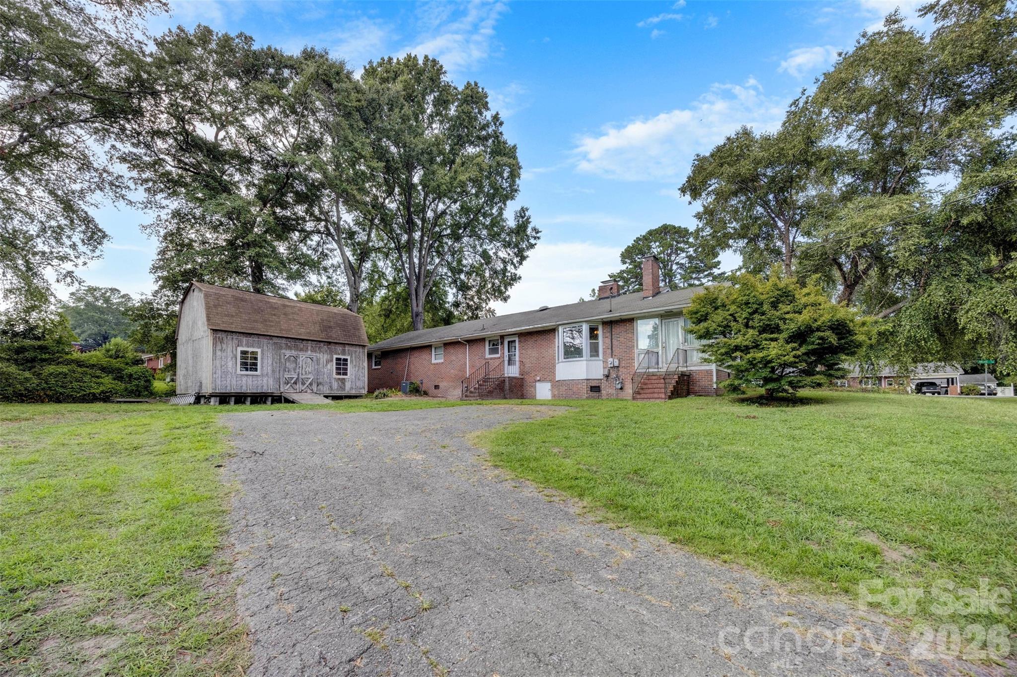 701 Home Trail Property Photo 34